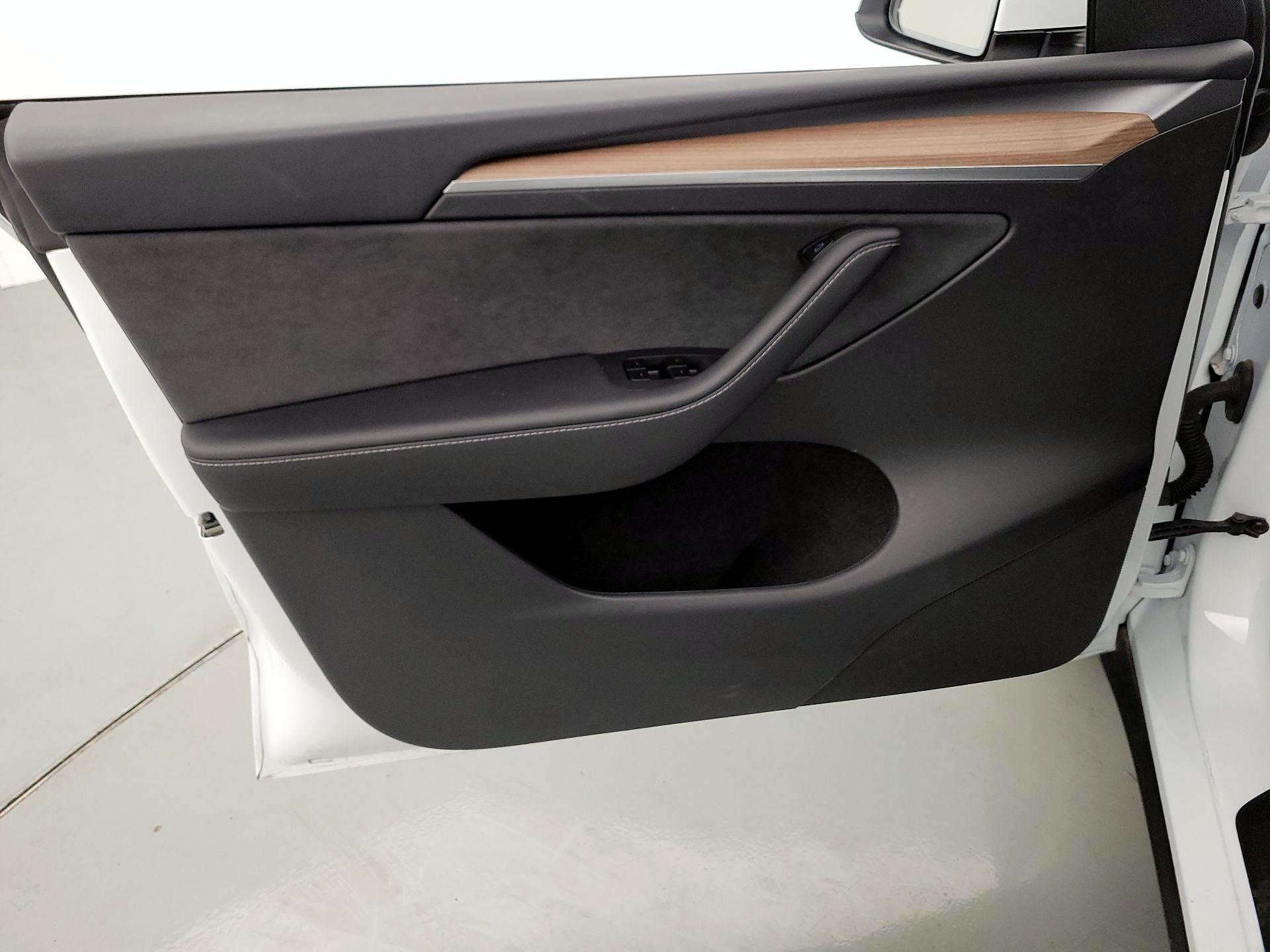 Thumbnail: 2025 Tesla Model Y - 12