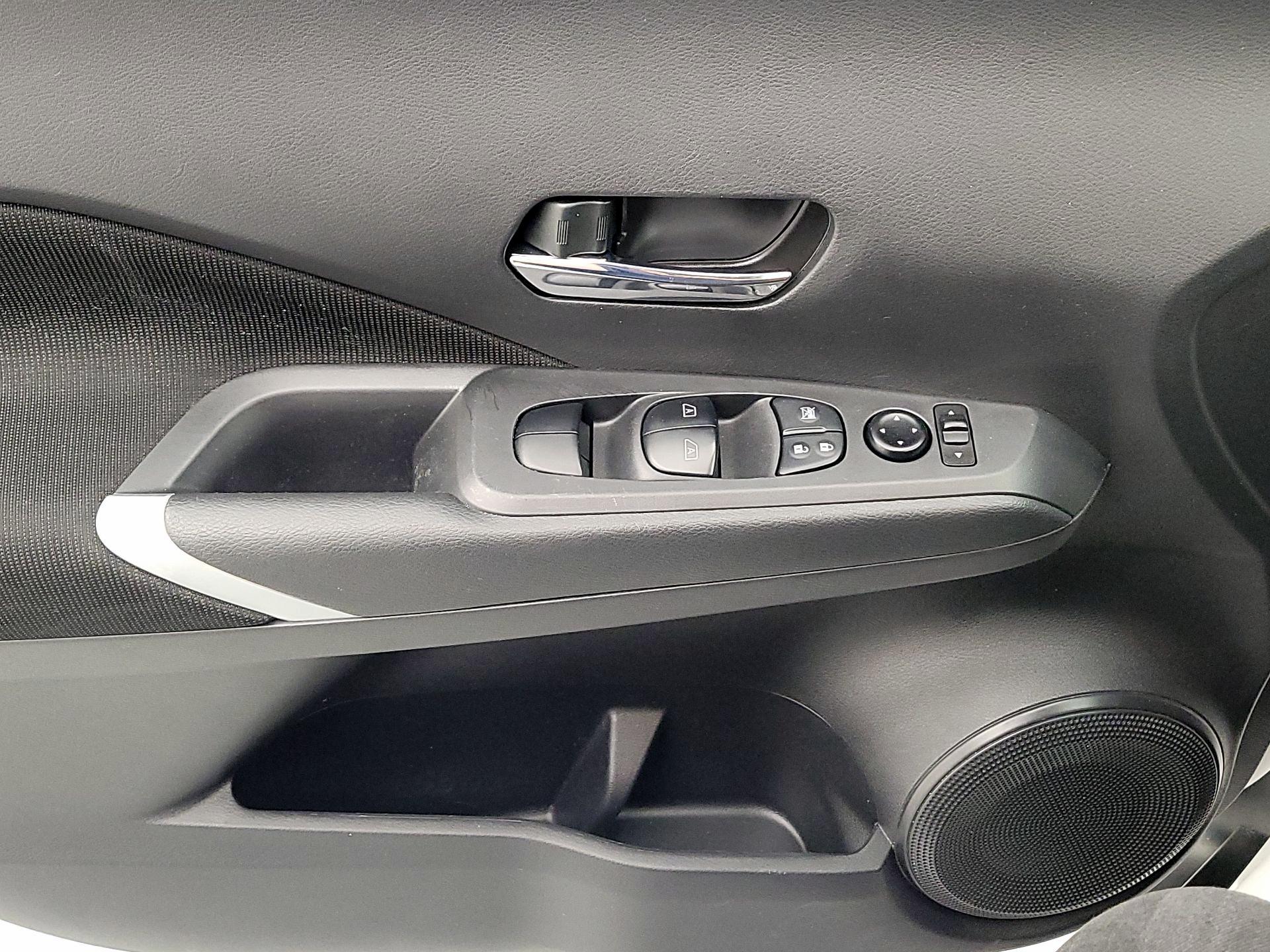 Thumbnail: 2023 Nissan Kicks - 12