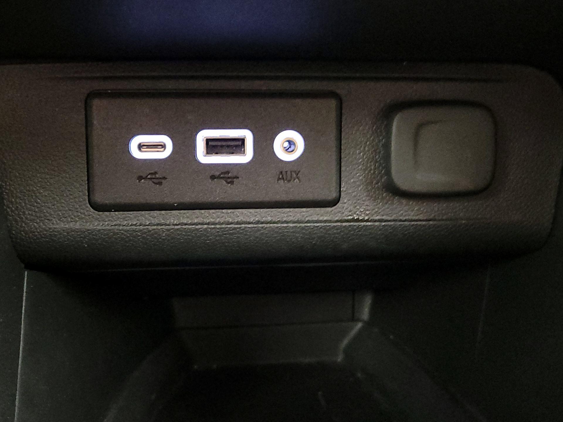 Thumbnail: 2023 Buick Encore GX - 18