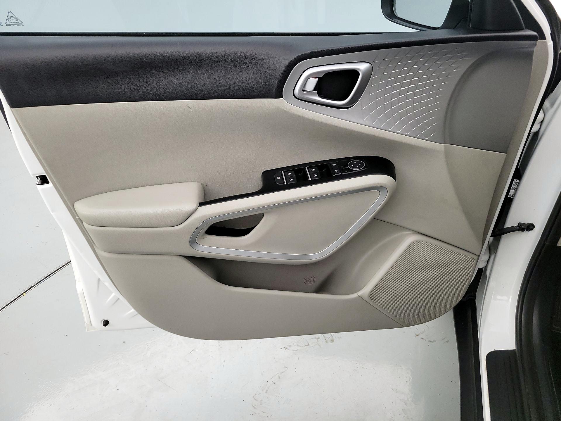 Thumbnail: 2020 Kia Soul - 12