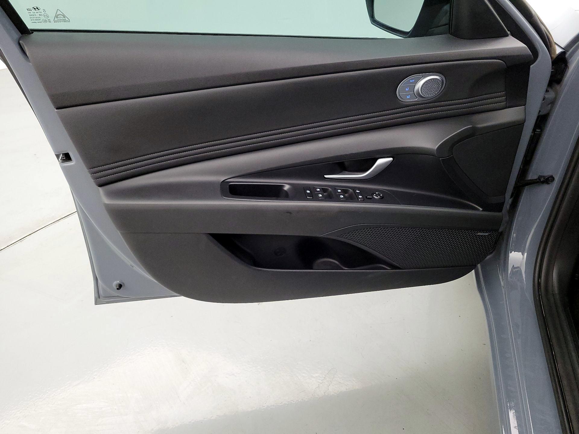 Thumbnail: 2023 Hyundai Elantra - 12