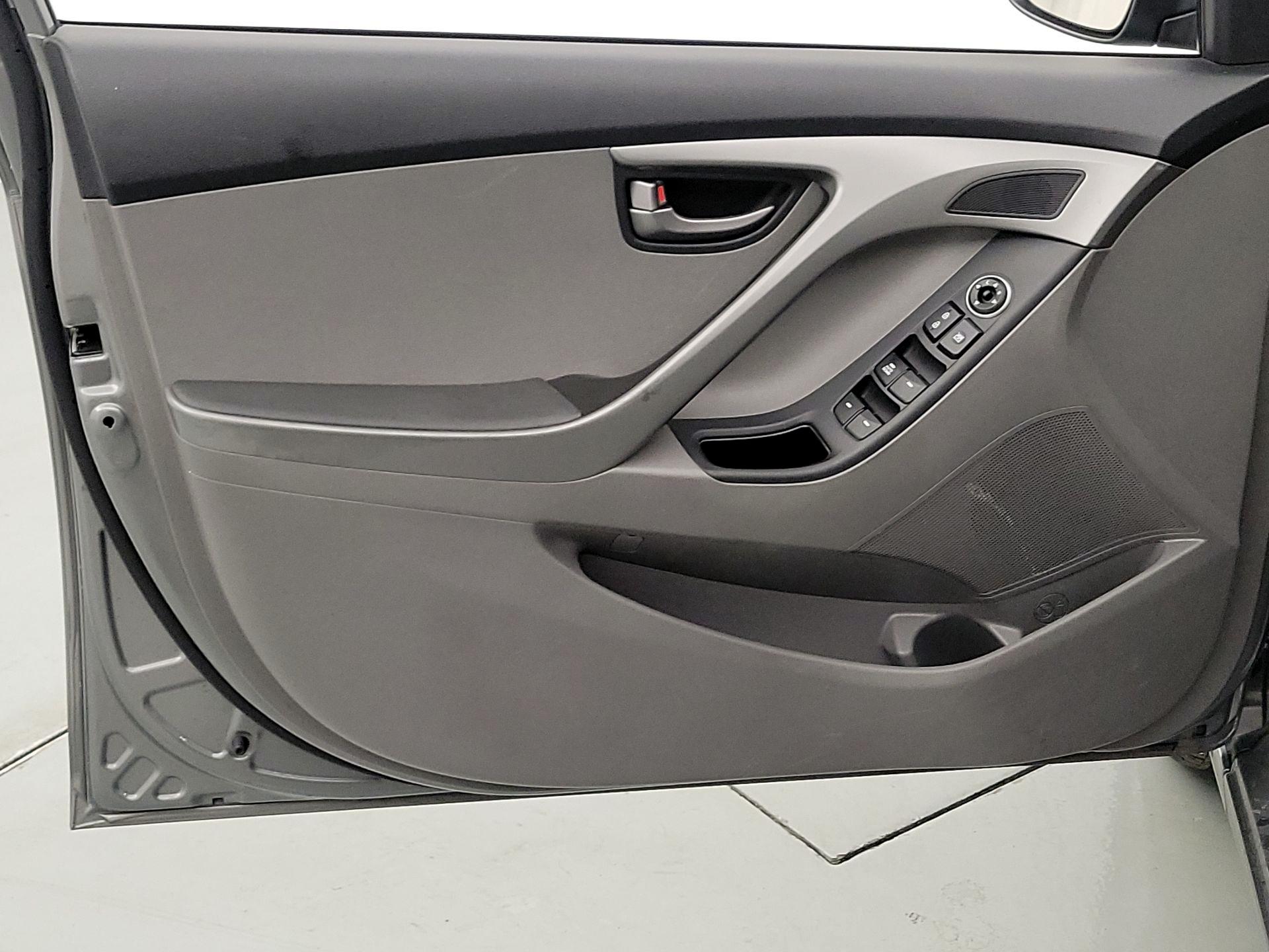 Thumbnail: 2014 Hyundai Elantra - 12