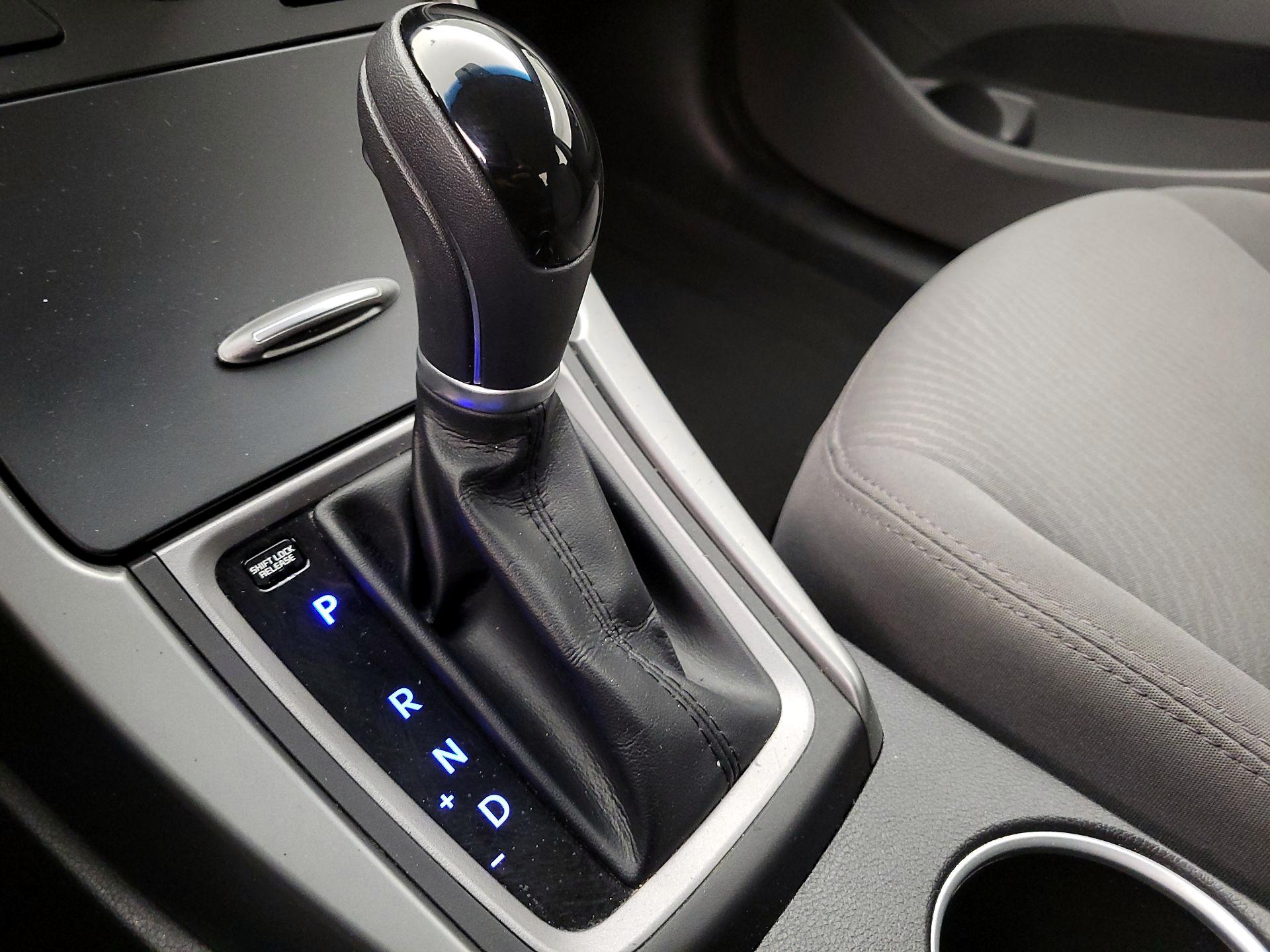 Thumbnail: 2014 Hyundai Elantra - 16