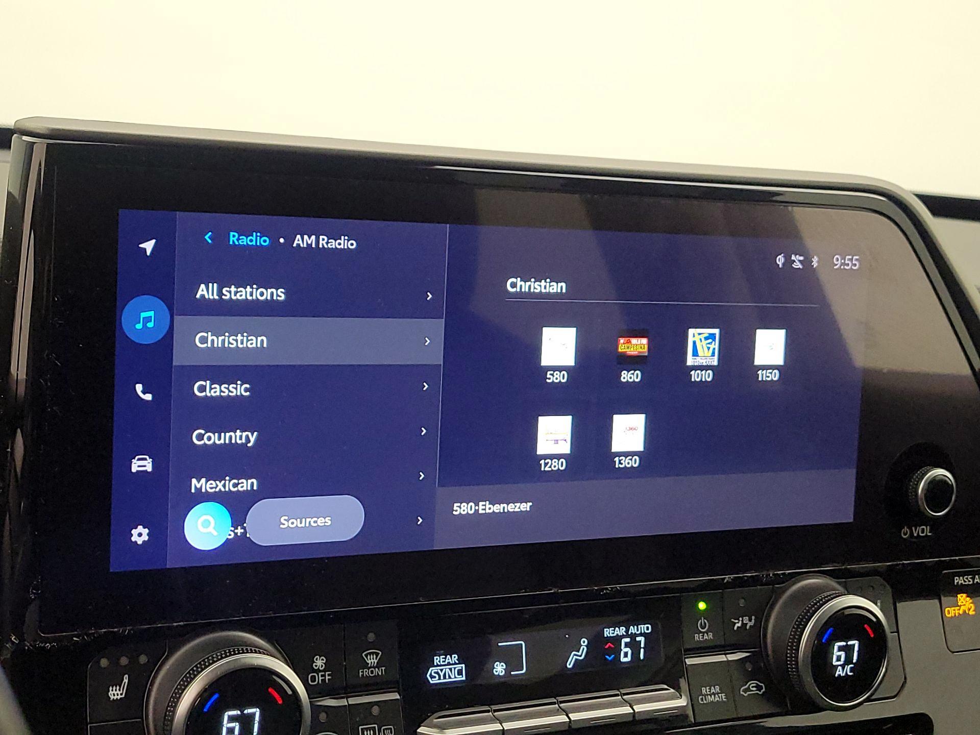 Thumbnail: 2023 Toyota Highlander - 15