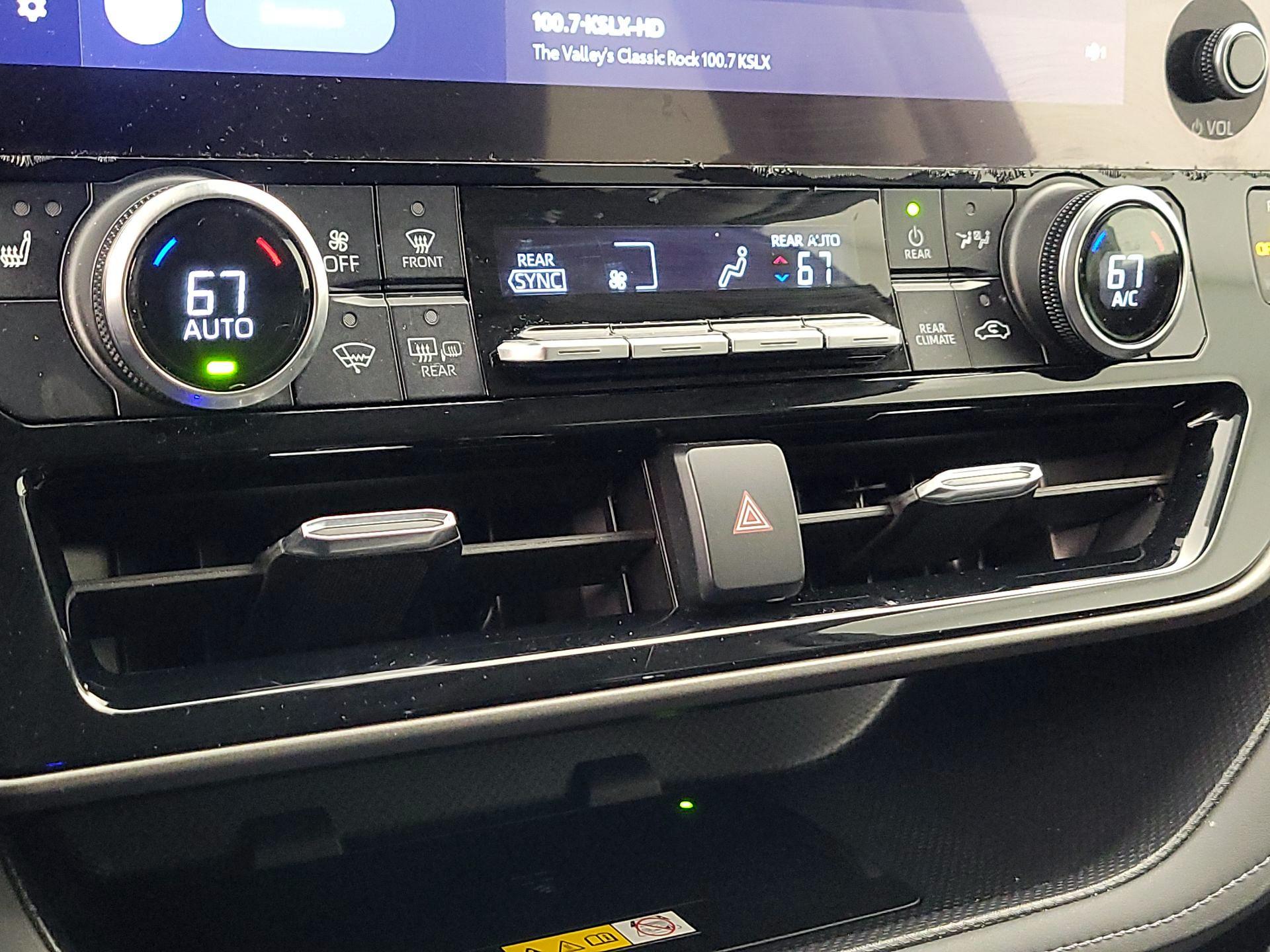 Thumbnail: 2023 Toyota Highlander - 16