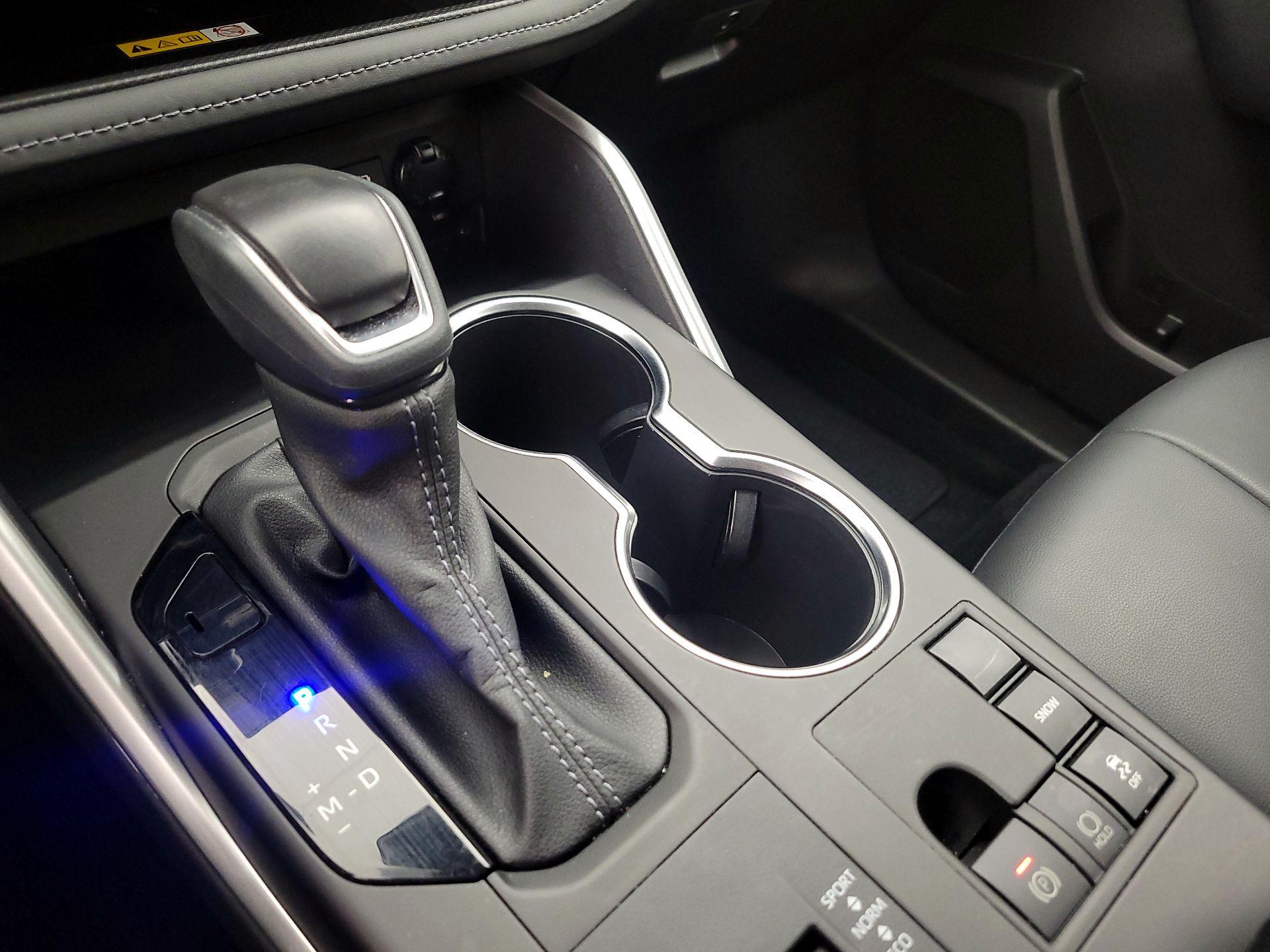 Thumbnail: 2023 Toyota Highlander - 17