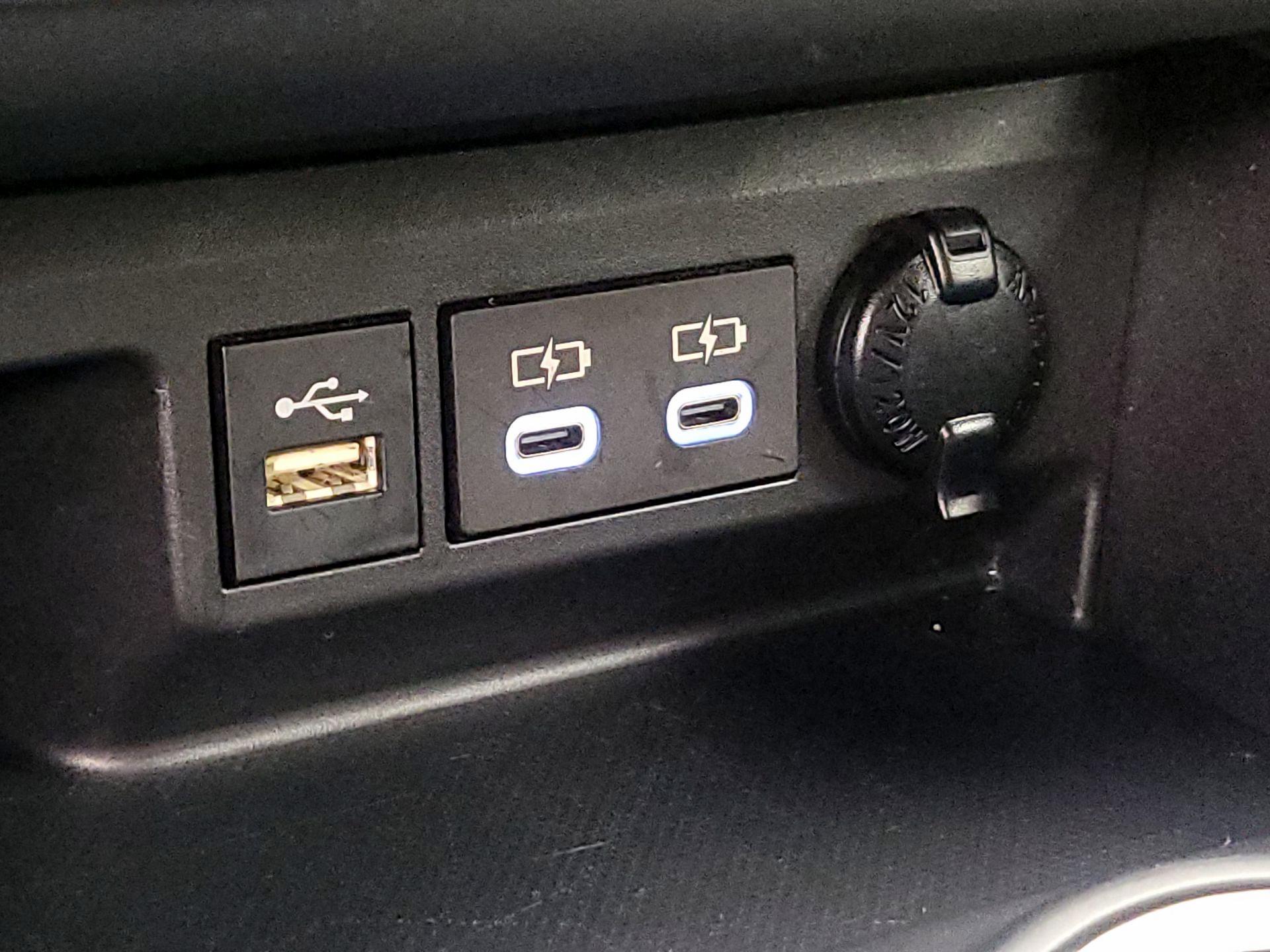 Thumbnail: 2023 Toyota Highlander - 18