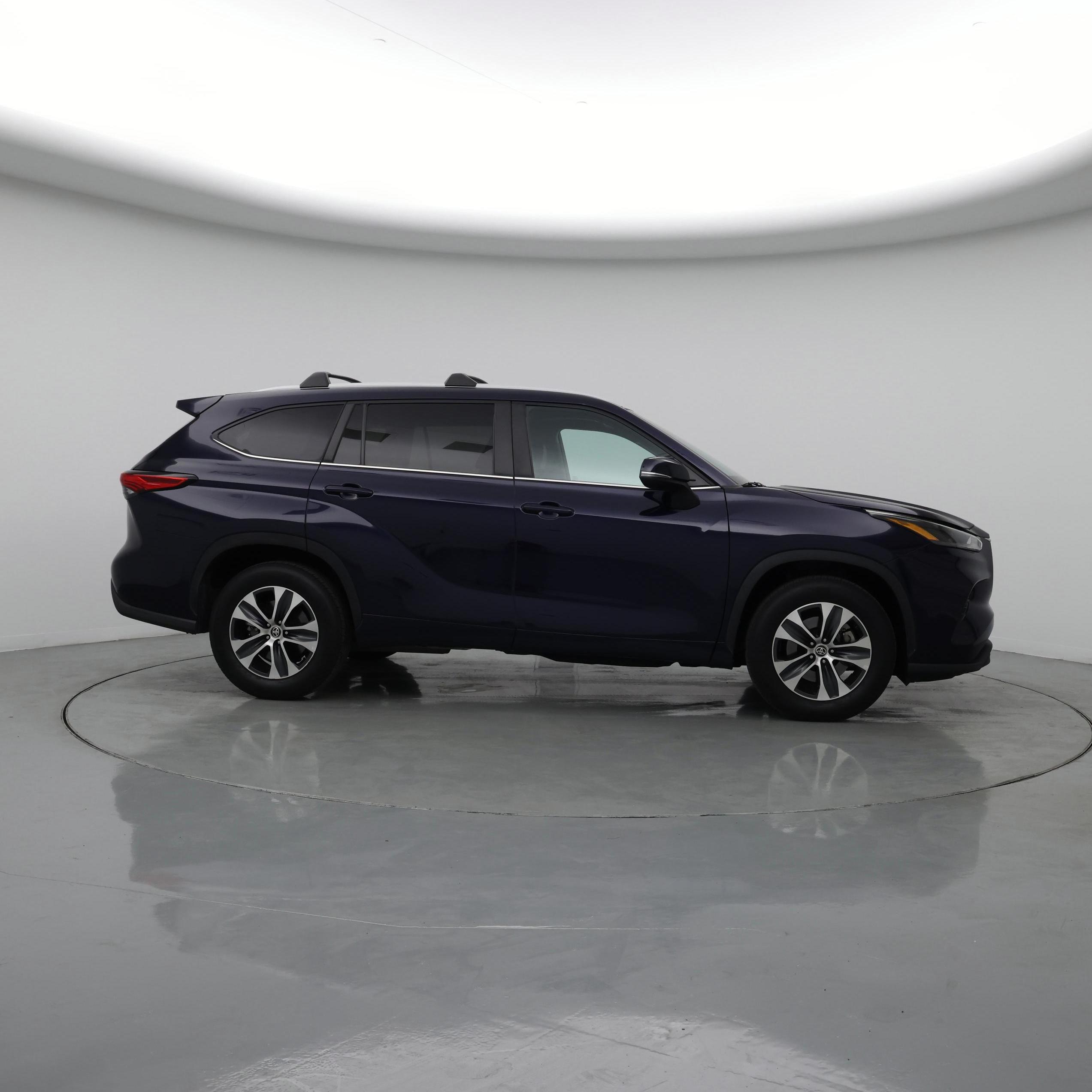 Thumbnail: 2023 Toyota Highlander - 7