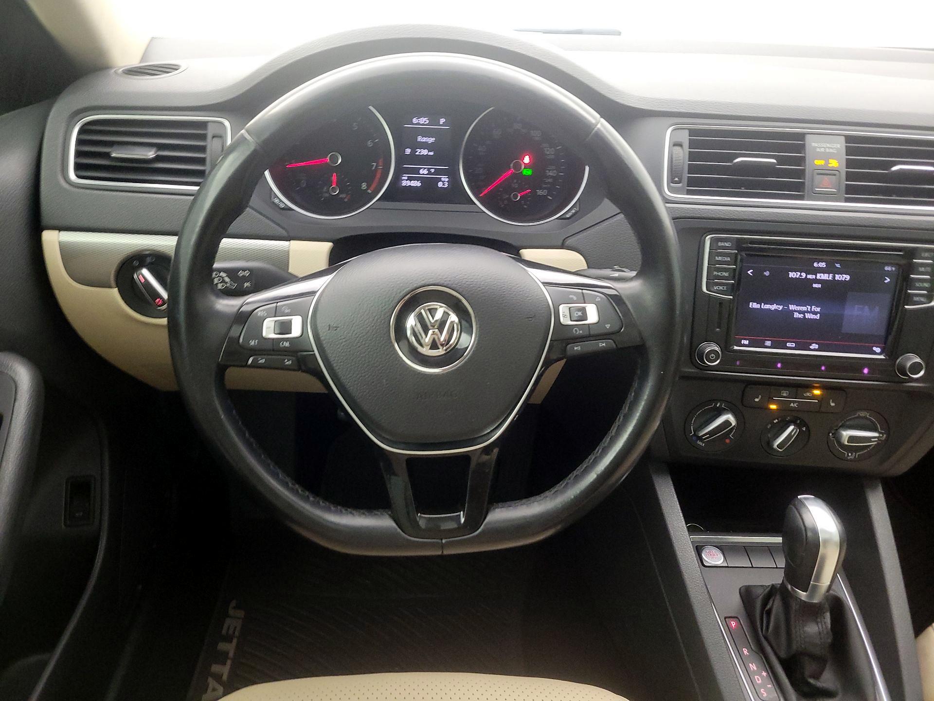 Thumbnail: 2017 Volkswagen Jetta - 10