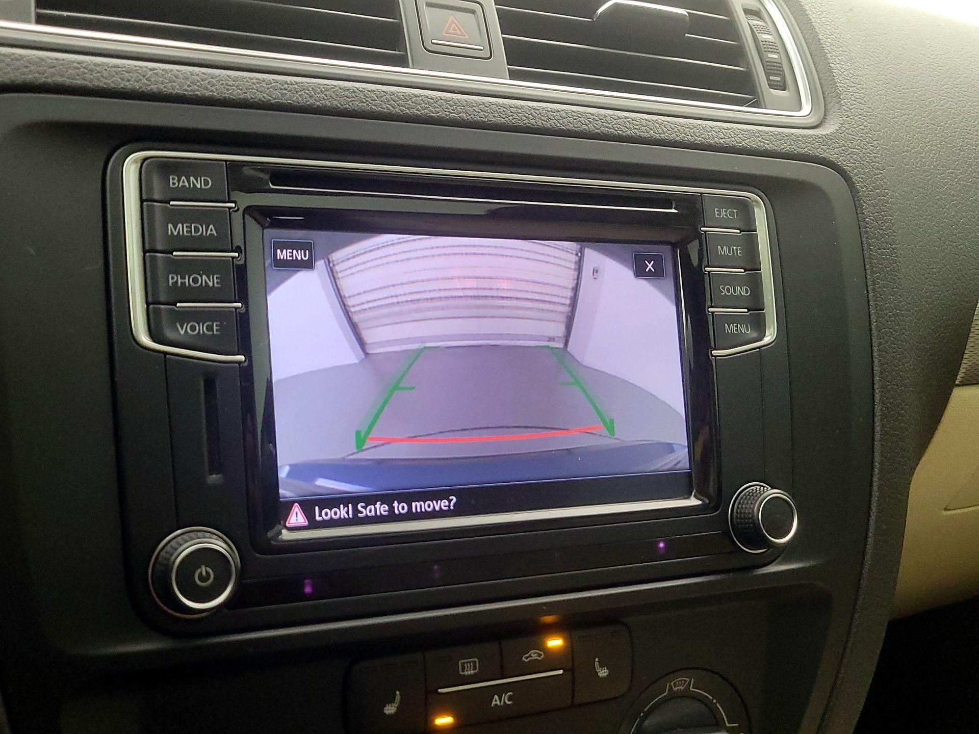 Thumbnail: 2017 Volkswagen Jetta - 14