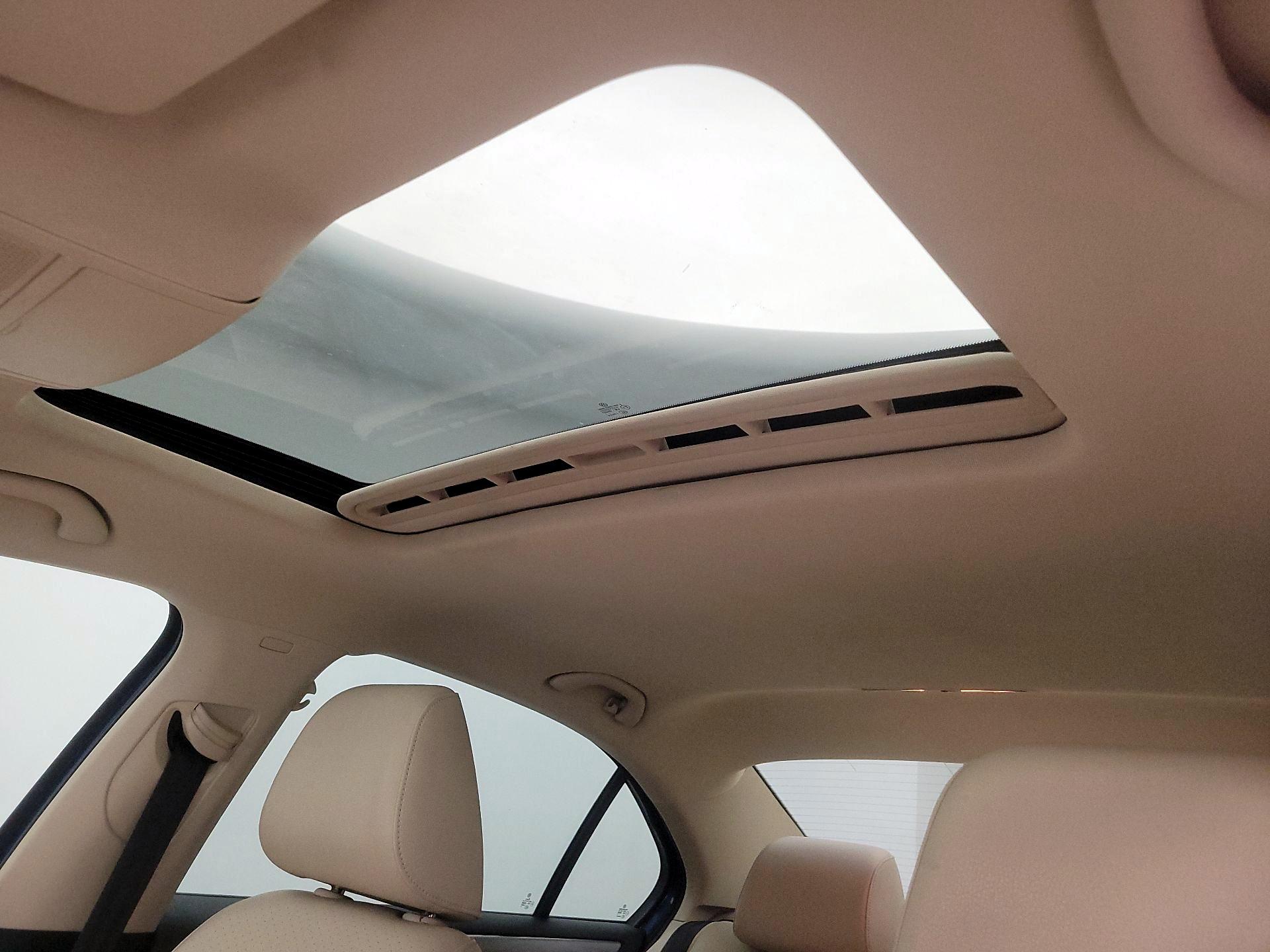 Thumbnail: 2017 Volkswagen Jetta - 18