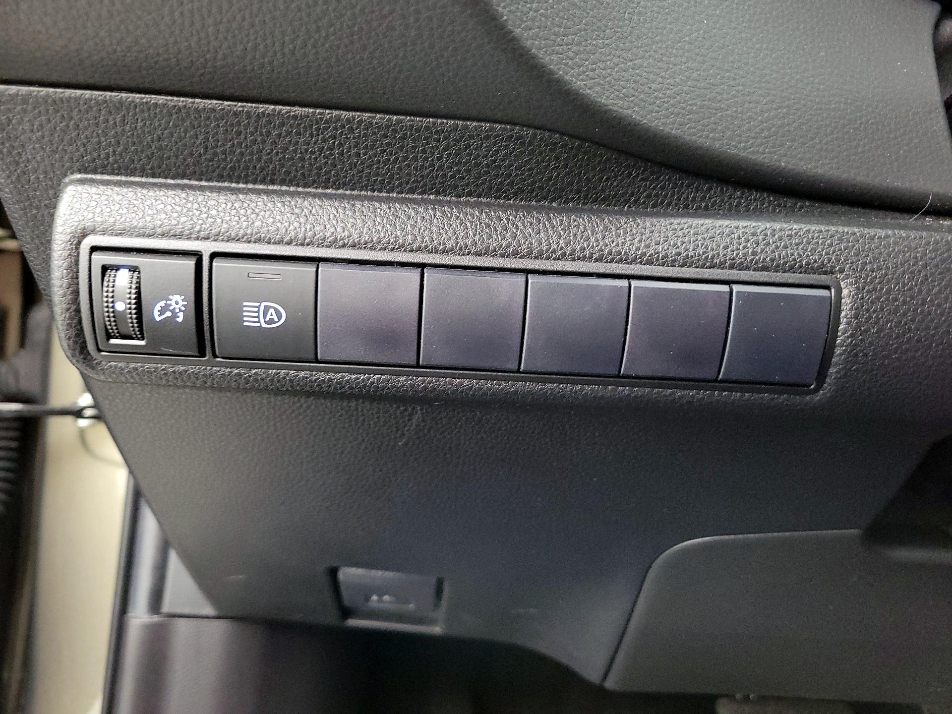 Thumbnail: 2020 Toyota Corolla - 13