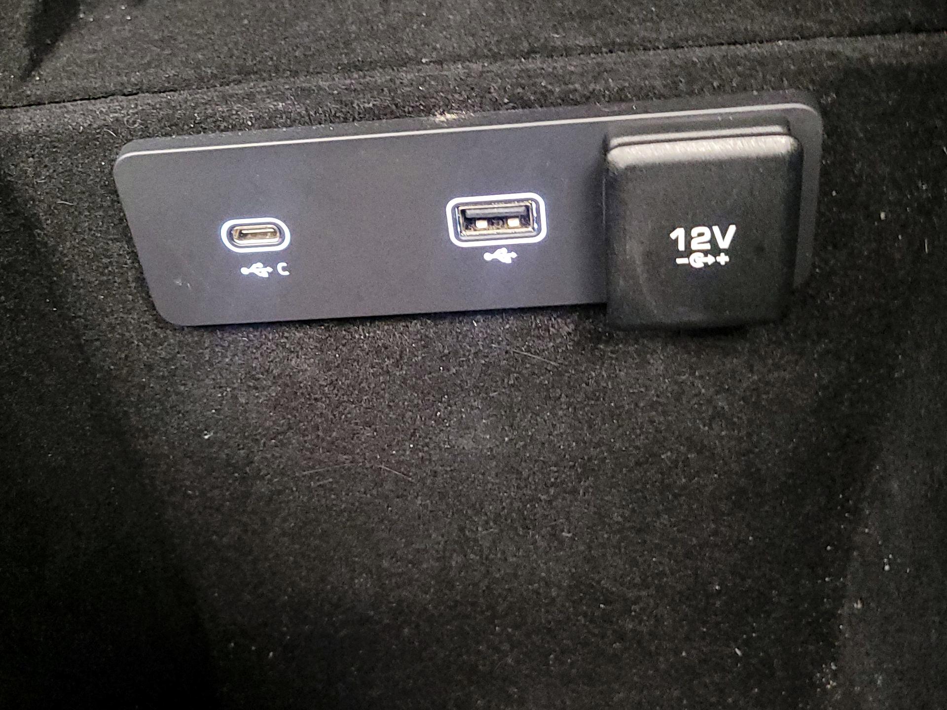 Thumbnail: 2021 Land Rover Range Rover Velar - 19