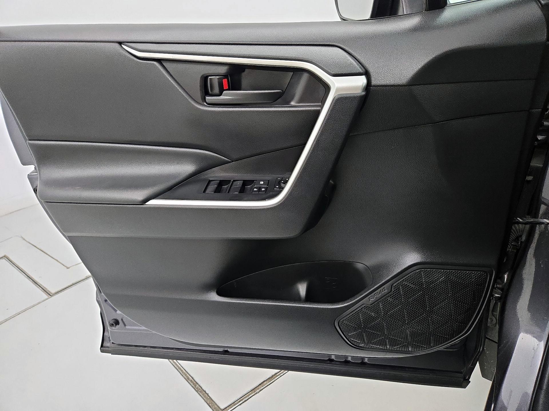 Thumbnail: 2024 Toyota RAV4 - 12