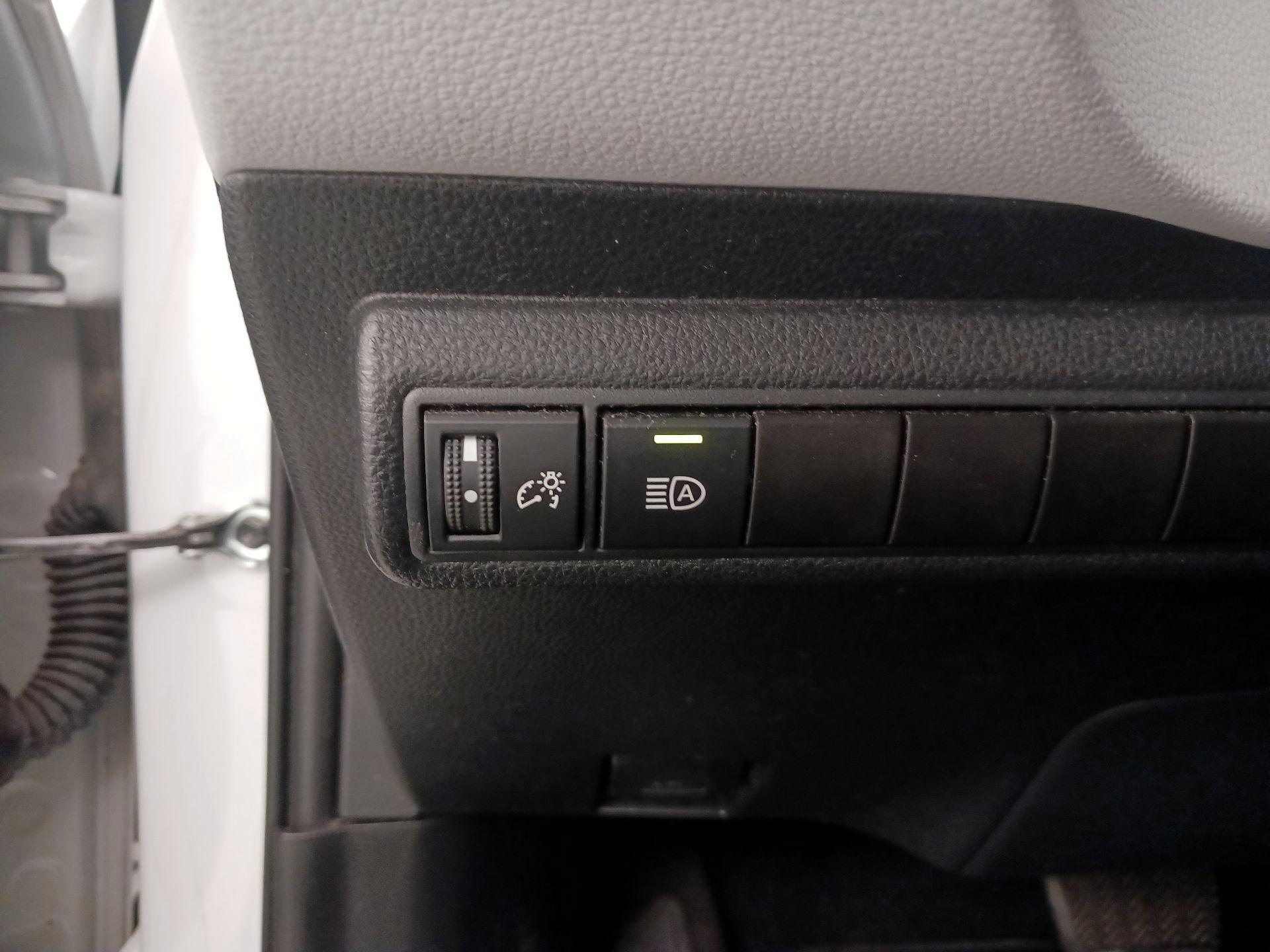 Thumbnail: 2022 Toyota Corolla - 13