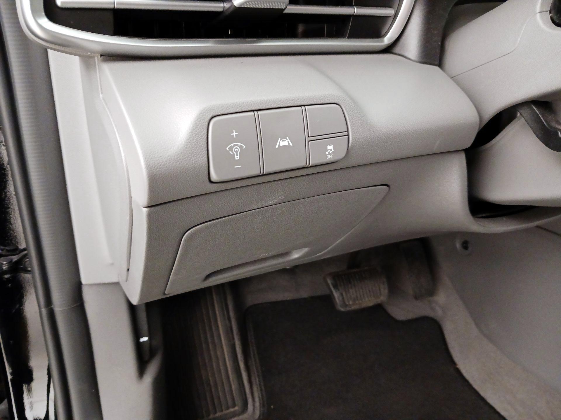 Thumbnail: 2023 Hyundai Elantra - 13