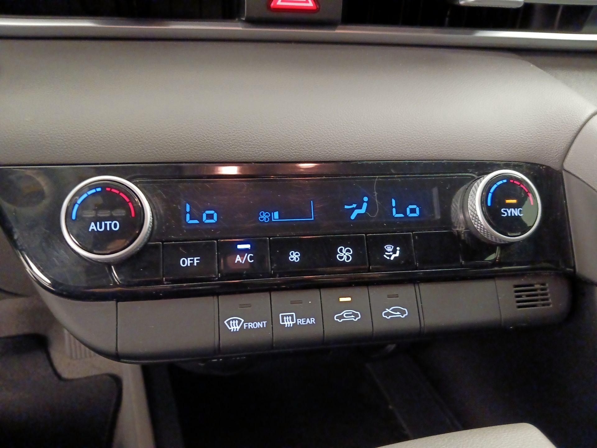 Thumbnail: 2023 Hyundai Elantra - 16