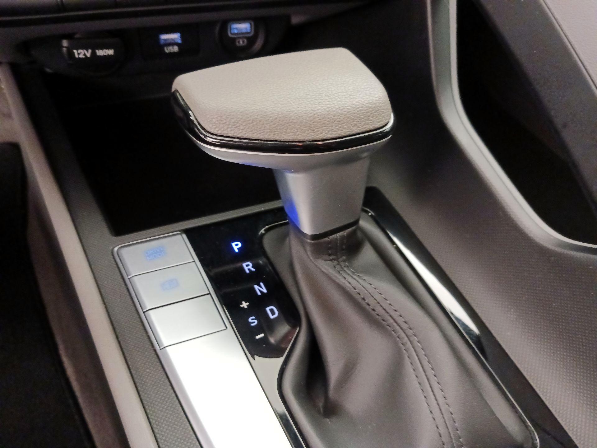 Thumbnail: 2023 Hyundai Elantra - 17