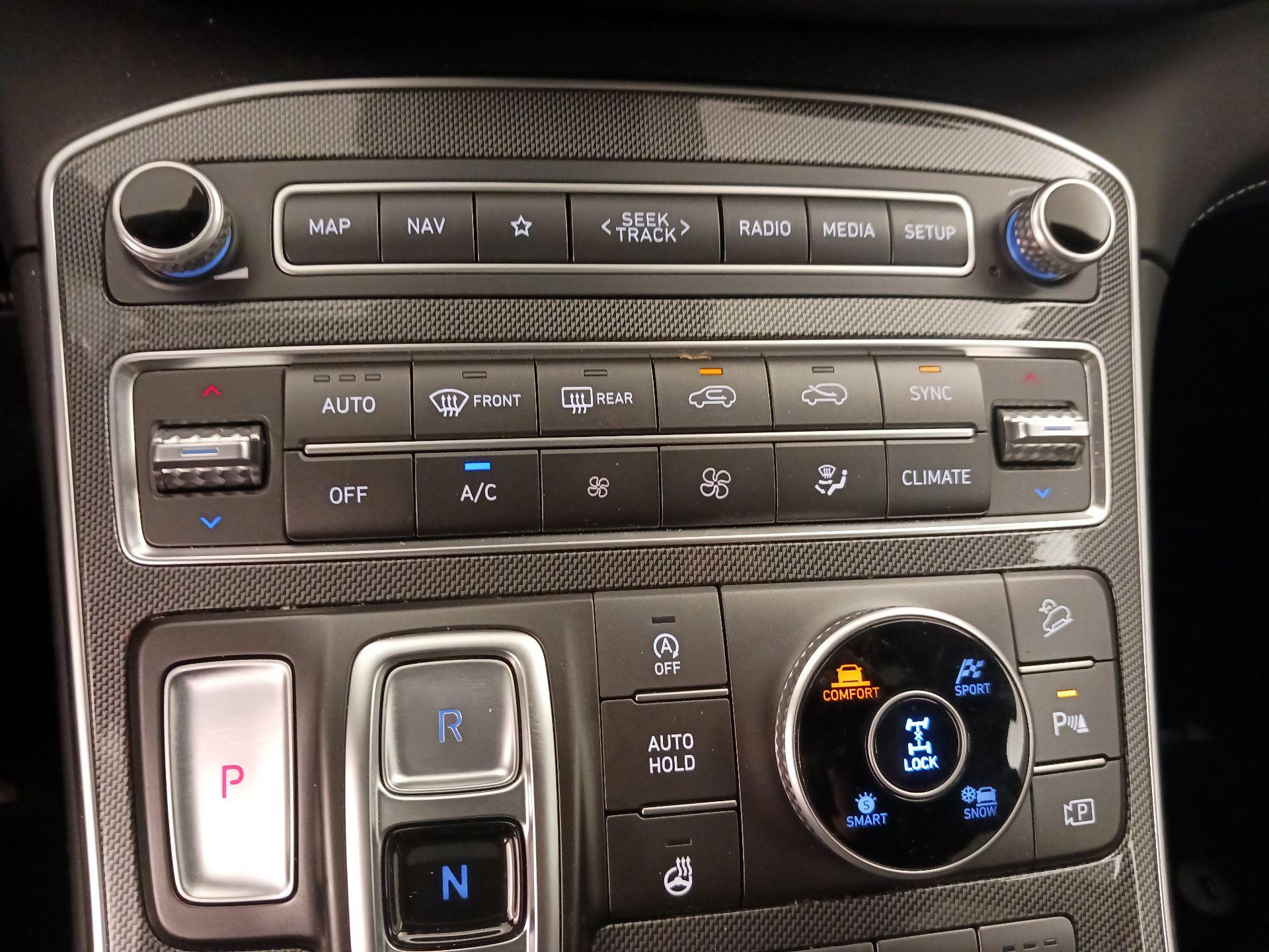 Thumbnail: 2021 Hyundai Santa Fe - 17