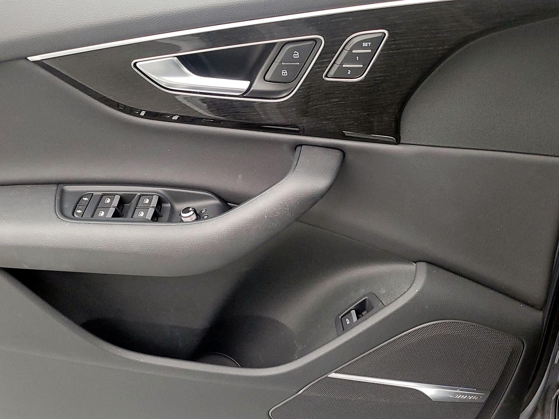 Thumbnail: 2020 Audi Q7 - 12