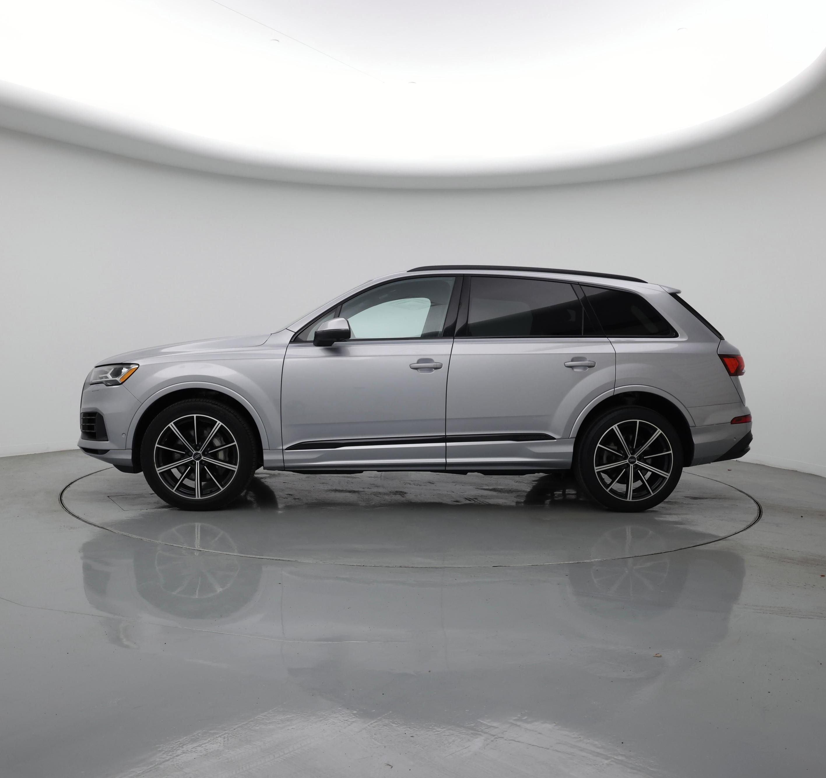 Thumbnail: 2020 Audi Q7 - 3