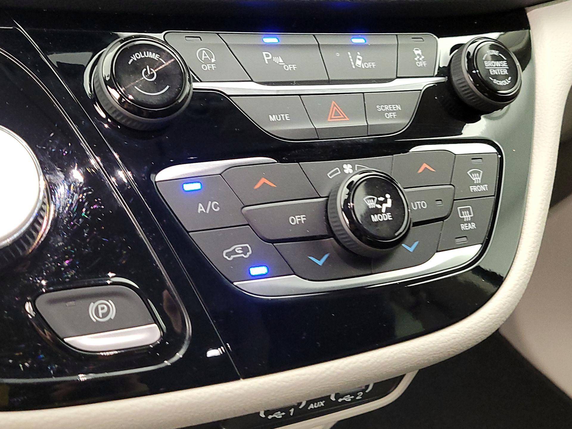 Thumbnail: 2022 Chrysler Pacifica - 16