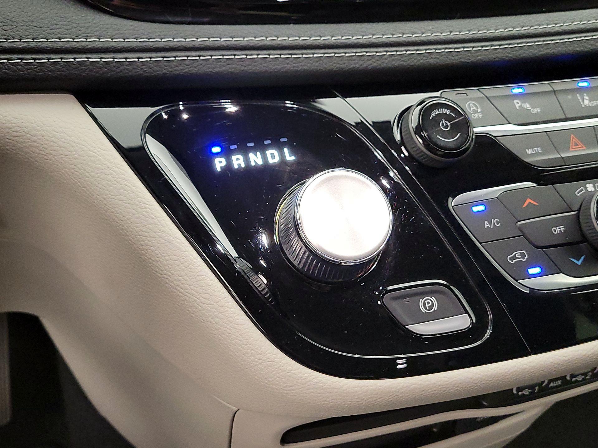 Thumbnail: 2022 Chrysler Pacifica - 17