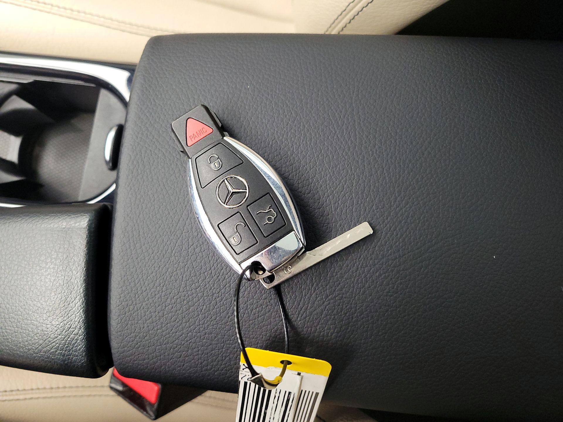 Thumbnail: 2020 Mercedes-Benz SLC - 20