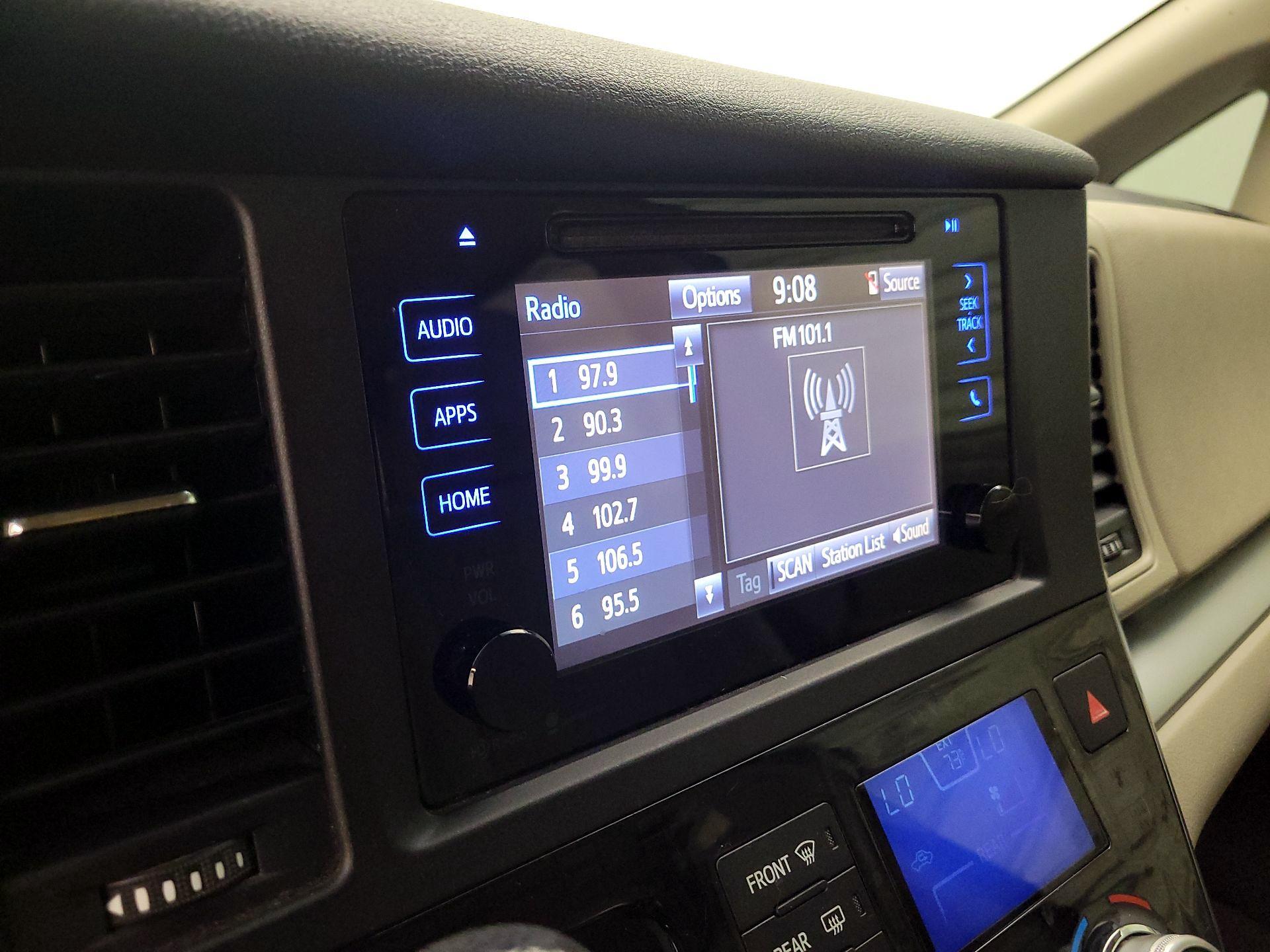 Thumbnail: 2015 Toyota Sienna - 15