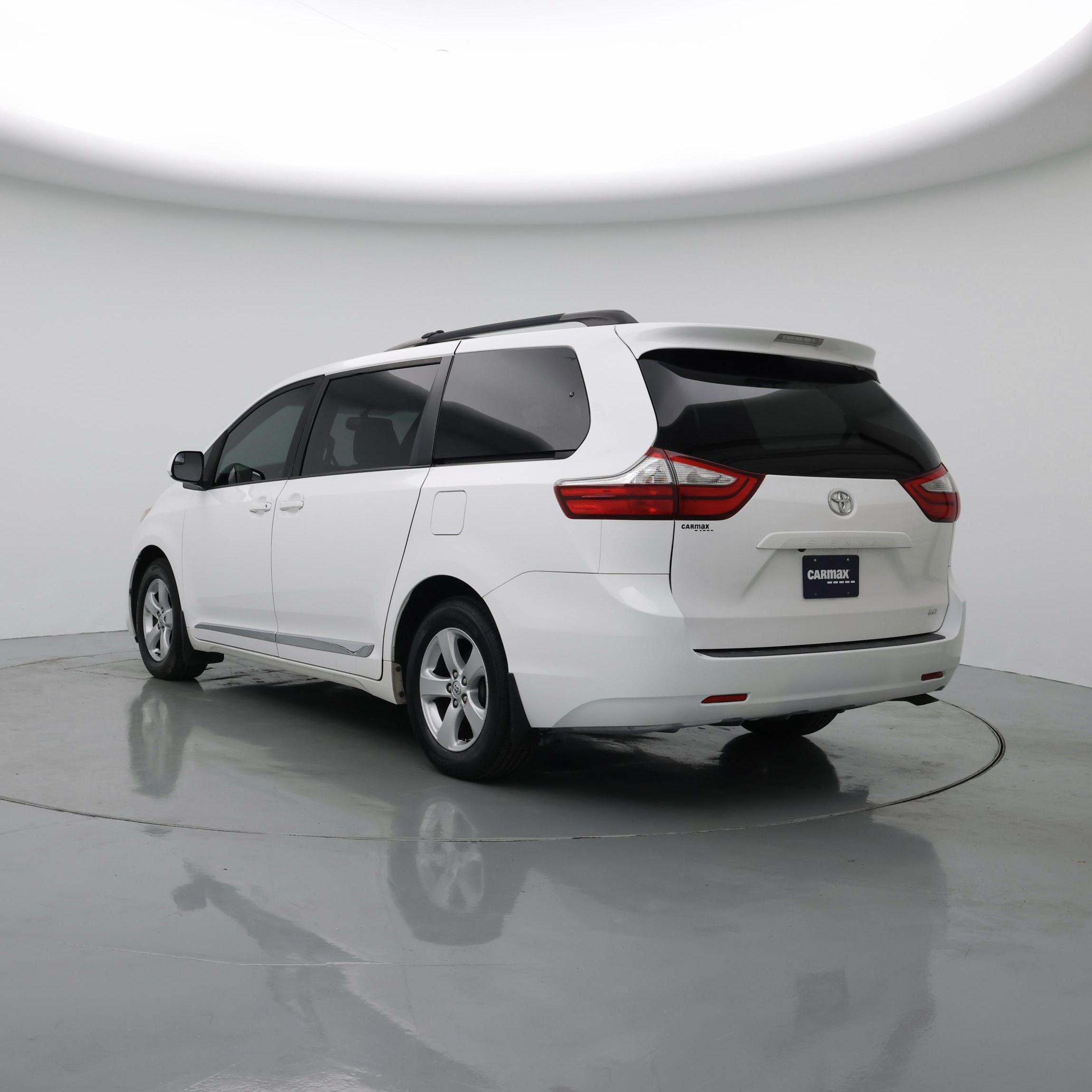 Thumbnail: 2015 Toyota Sienna - 2