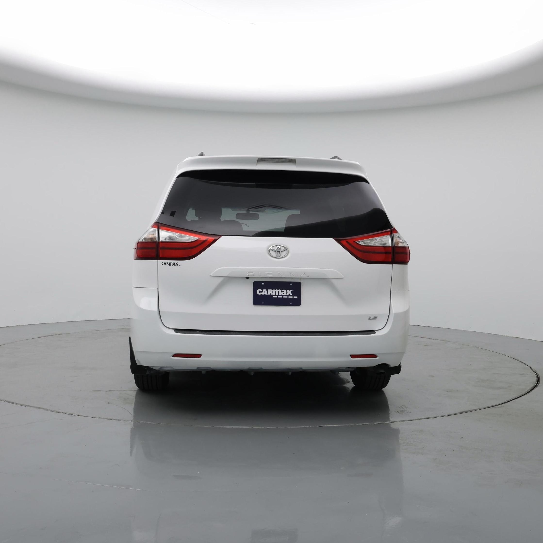 Thumbnail: 2015 Toyota Sienna - 6