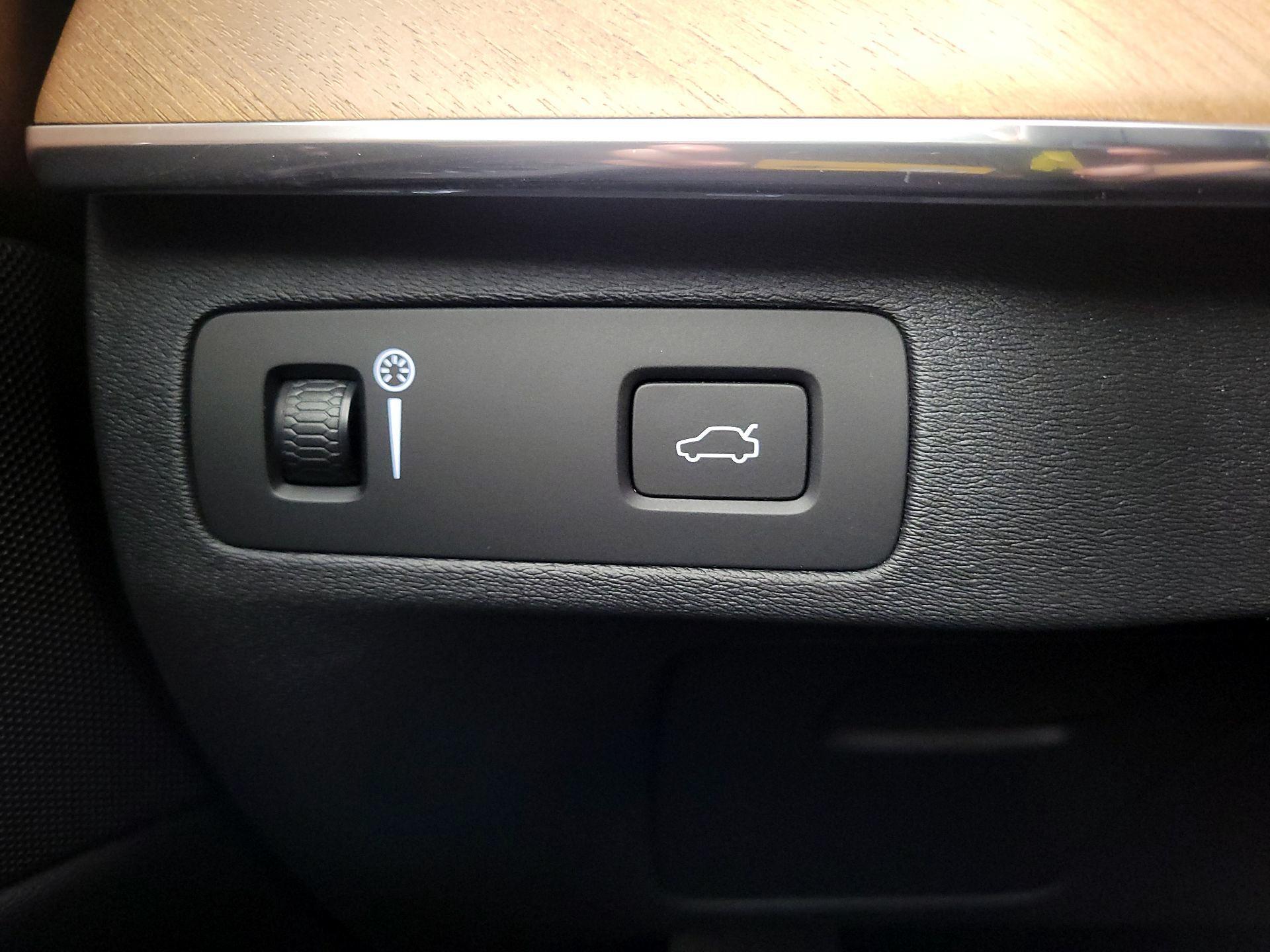 Thumbnail: 2019 Volvo XC90 - 13