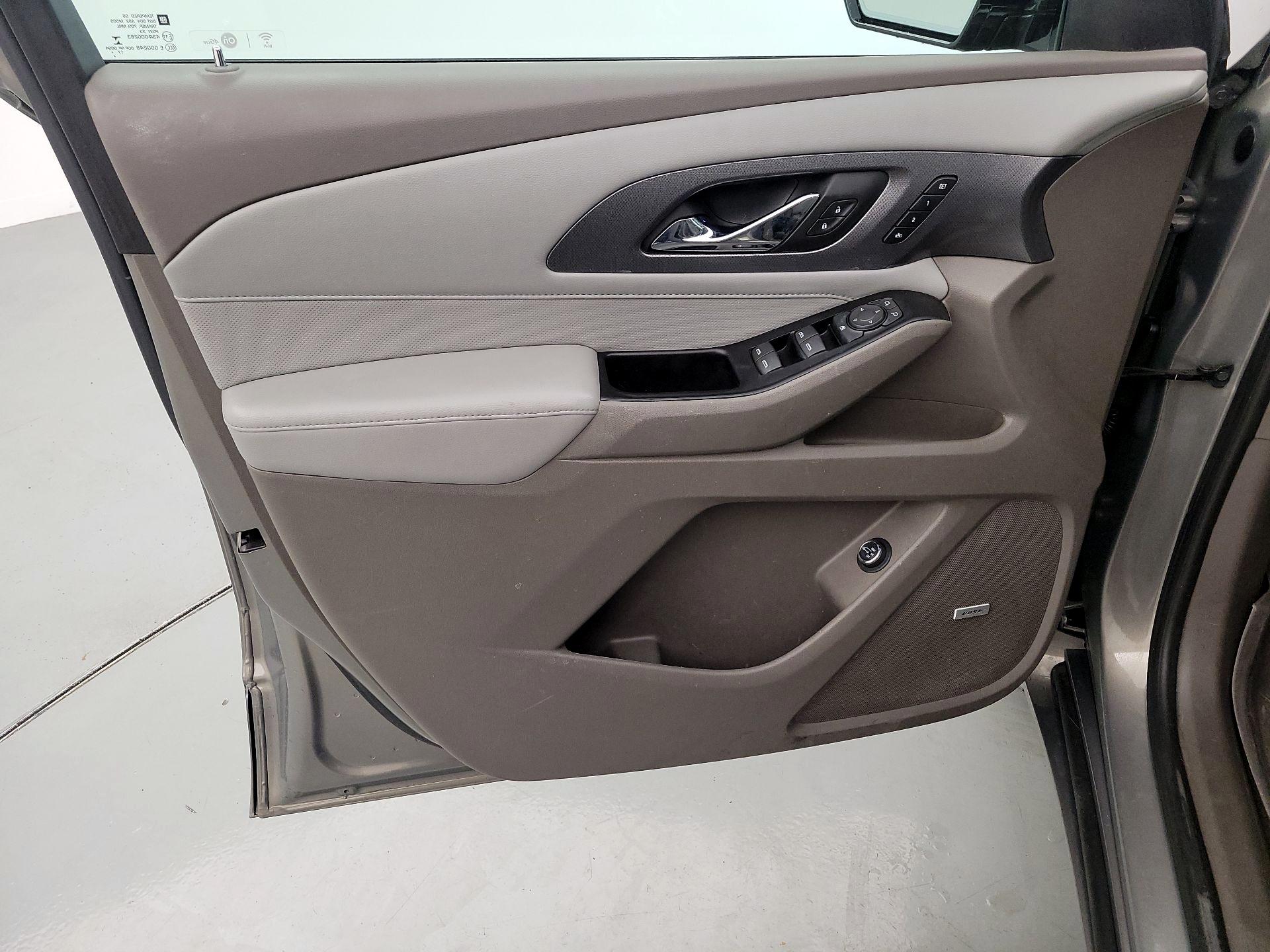 Thumbnail: 2018 Chevrolet Traverse - 12