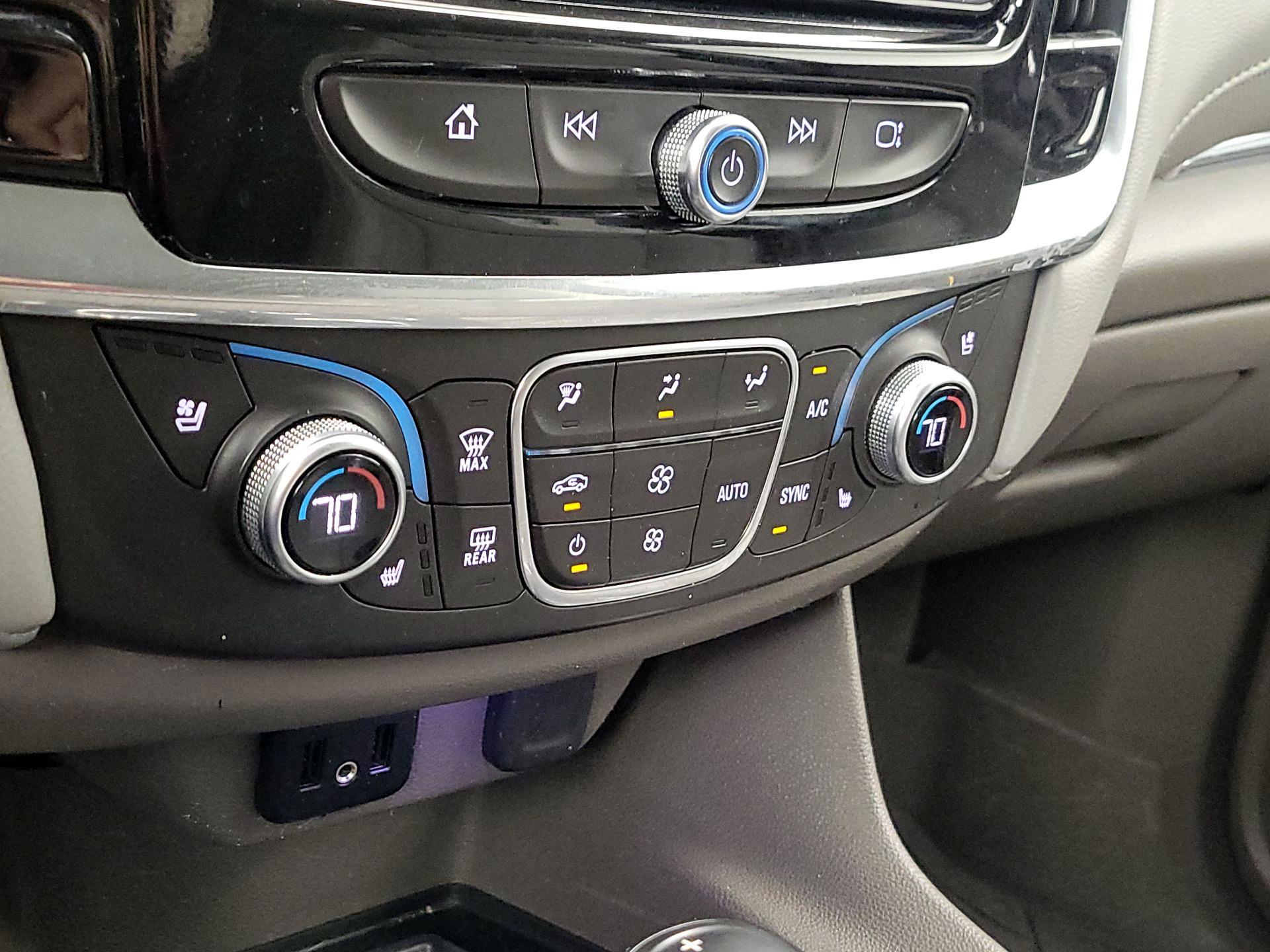 Thumbnail: 2018 Chevrolet Traverse - 17