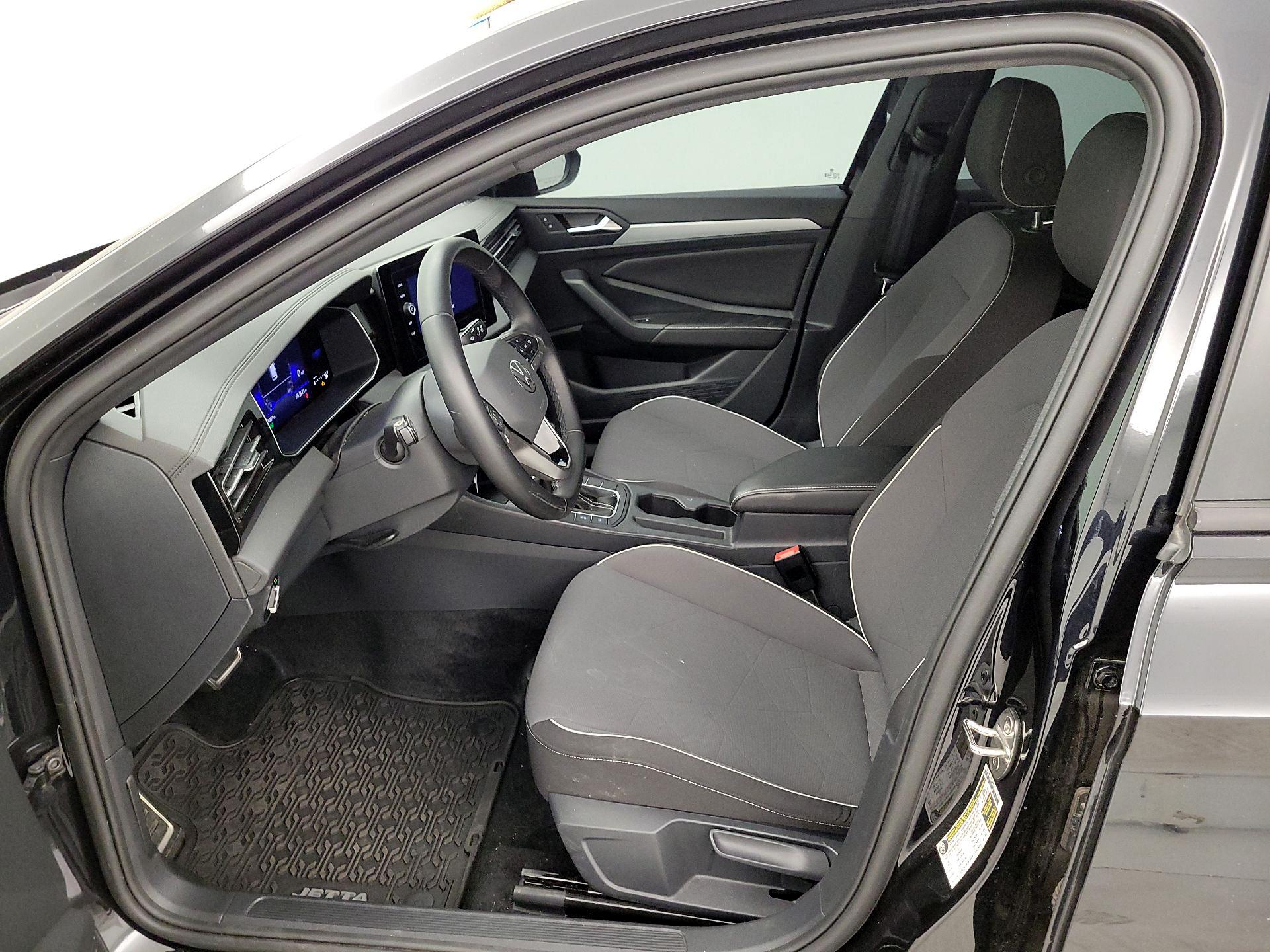 Thumbnail: 2025 Volkswagen Jetta - 11