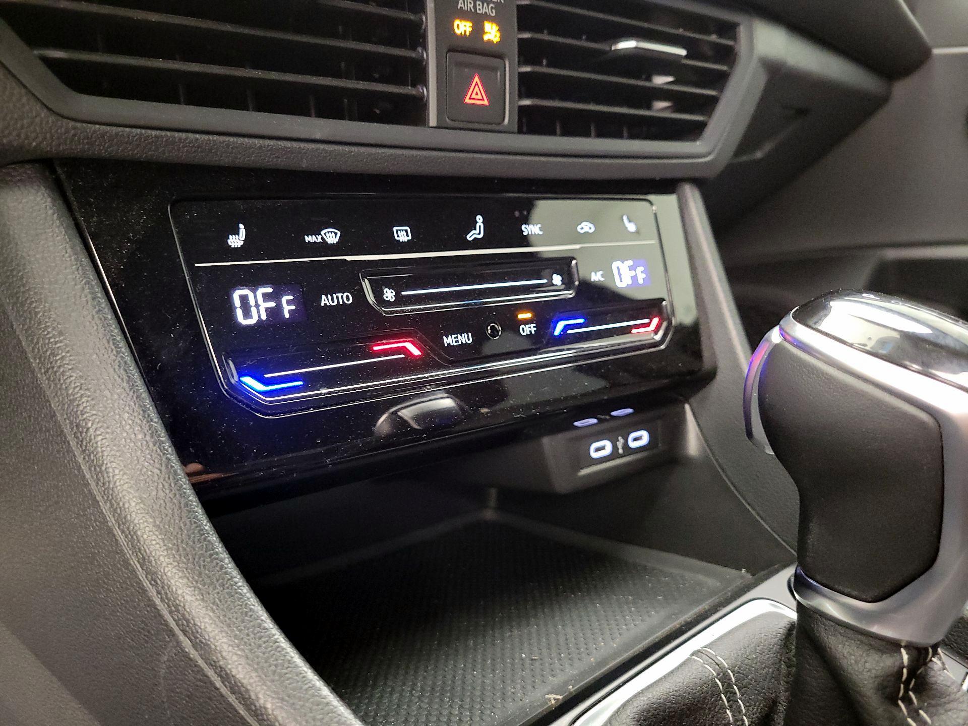 Thumbnail: 2025 Volkswagen Jetta - 16