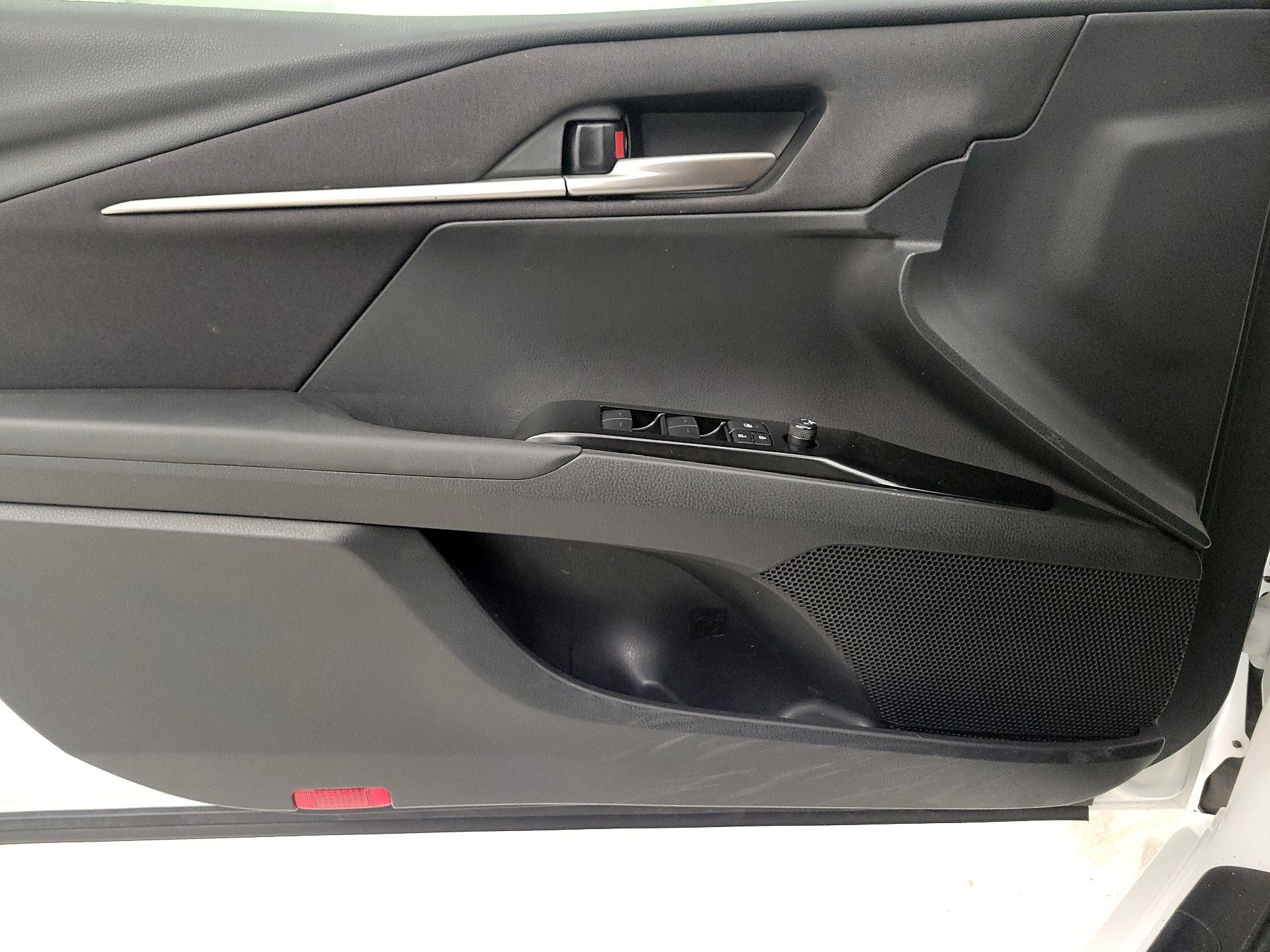 Thumbnail: 2025 Toyota Camry - 12