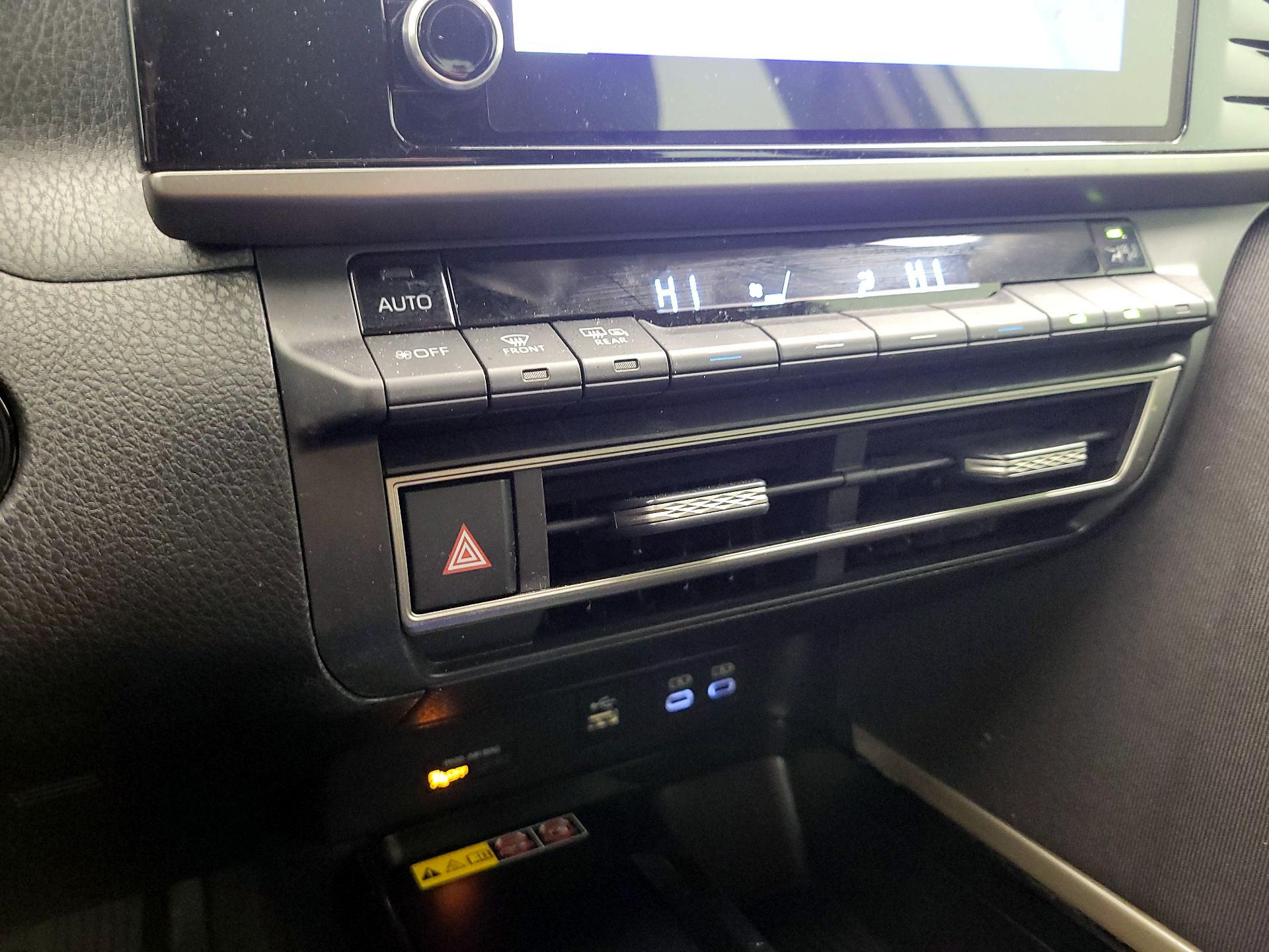 Thumbnail: 2025 Toyota Camry - 14