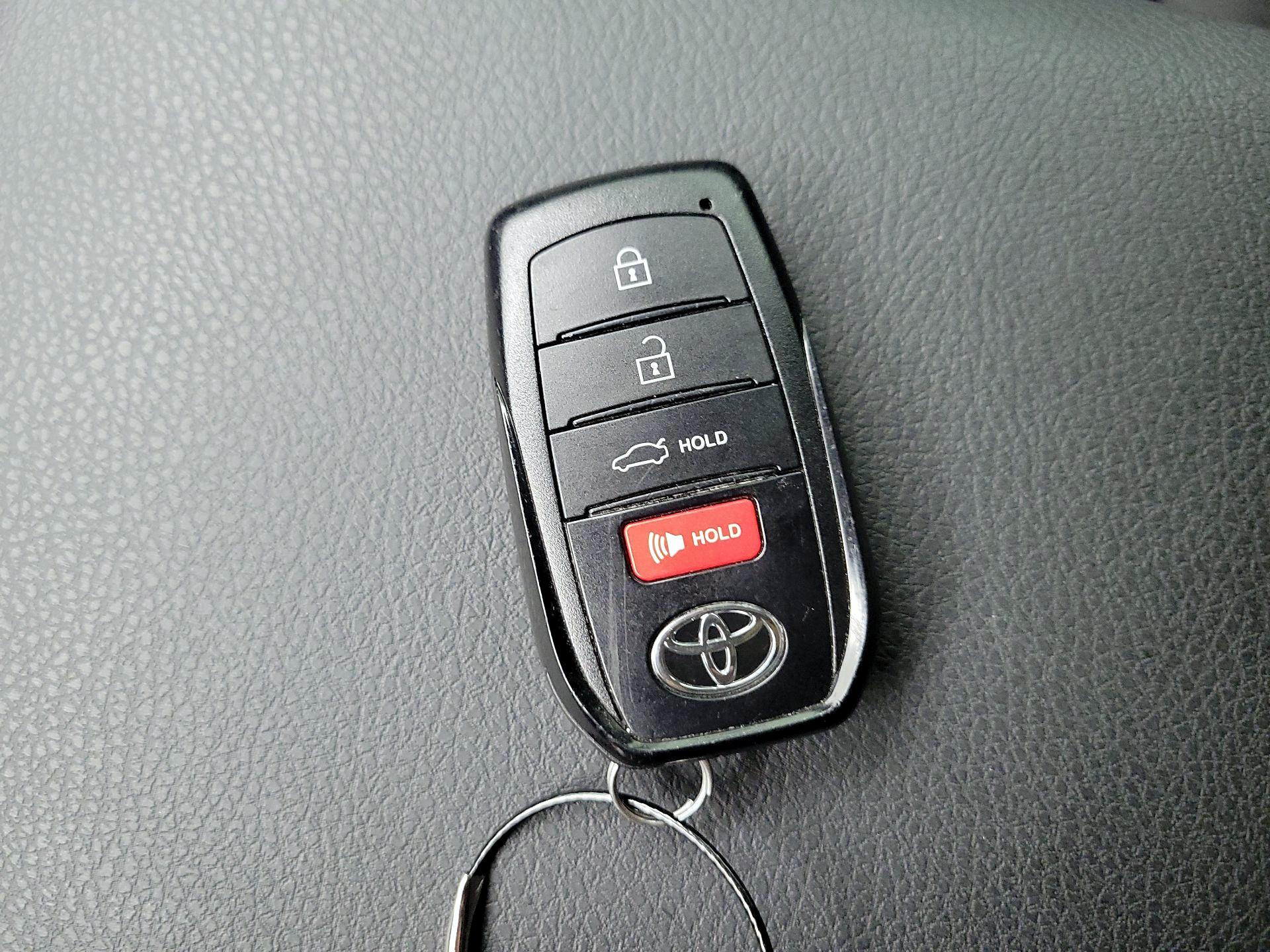 Thumbnail: 2025 Toyota Camry - 18