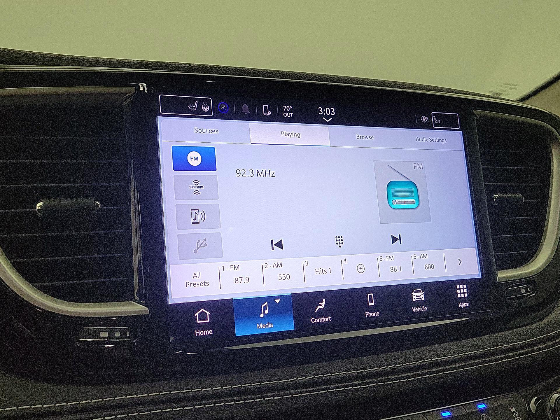 Thumbnail: 2023 Chrysler Pacifica - 15