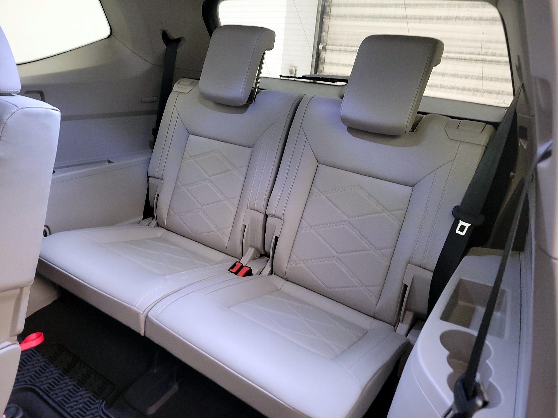 Thumbnail: 2024 Volkswagen Atlas - 20