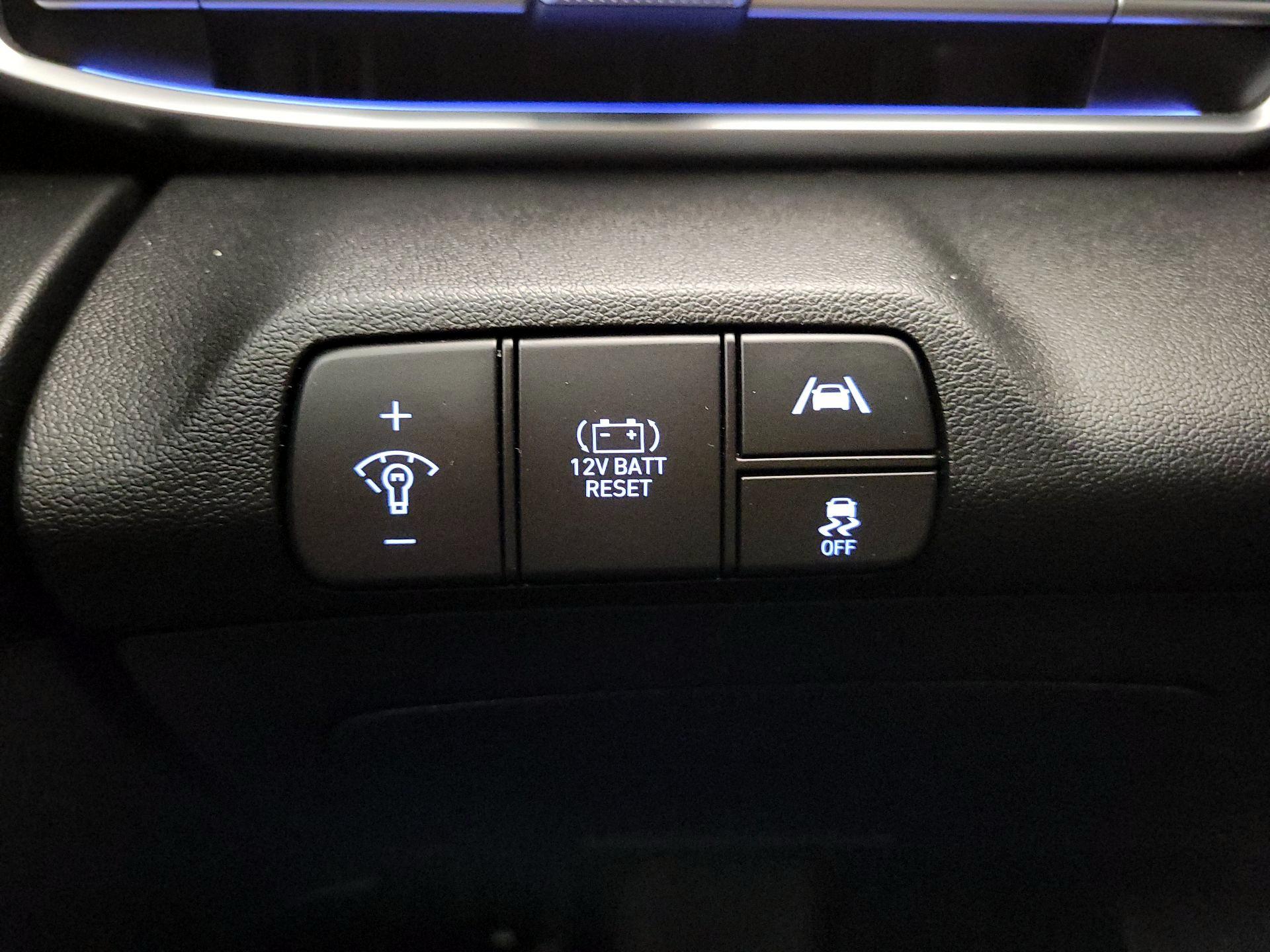 Thumbnail: 2023 Hyundai Elantra - 13