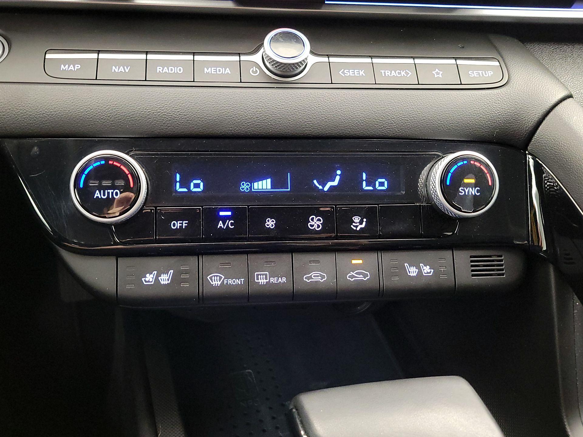 Thumbnail: 2023 Hyundai Elantra - 17