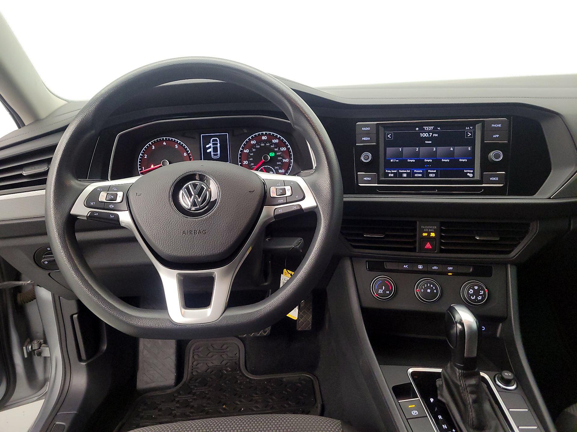 Thumbnail: 2020 Volkswagen Jetta - 10