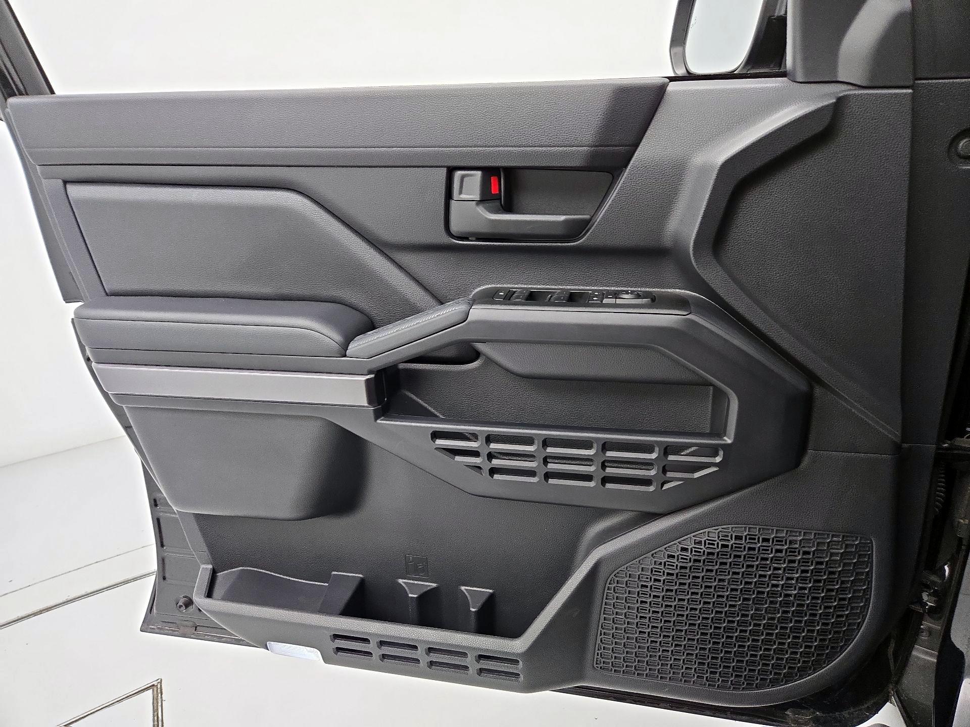 Thumbnail: 2025 Toyota 4Runner - 12