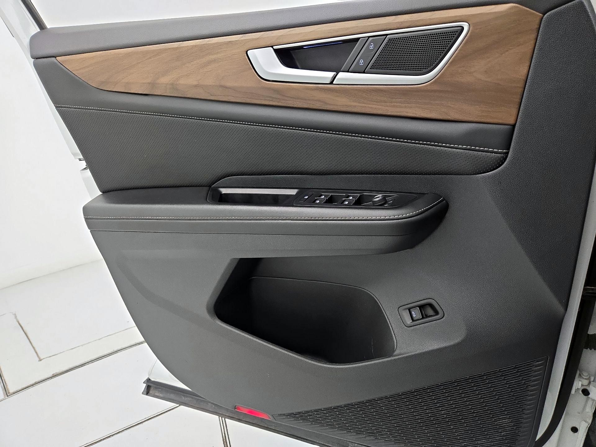 Thumbnail: 2024 Volkswagen Atlas - 12