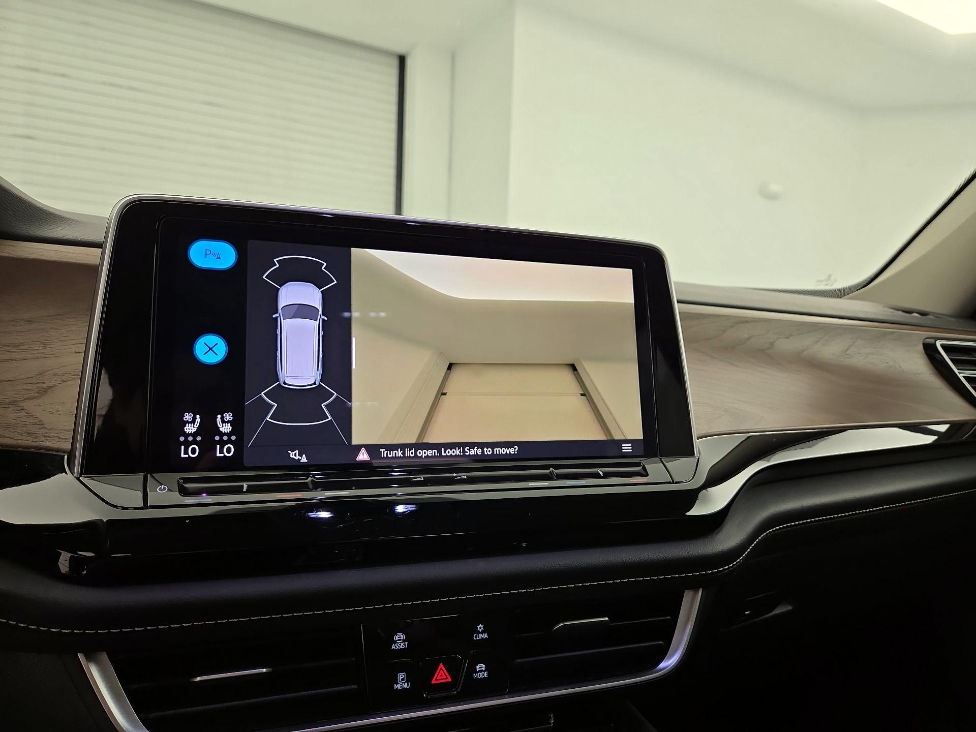 Thumbnail: 2024 Volkswagen Atlas - 14