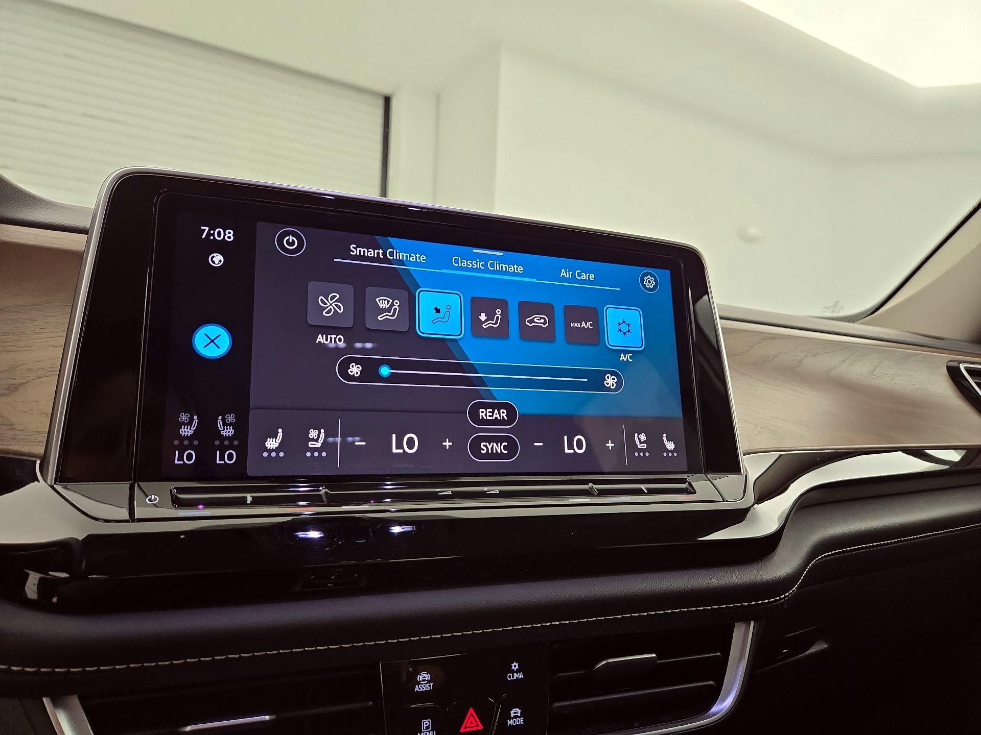 Thumbnail: 2024 Volkswagen Atlas - 16