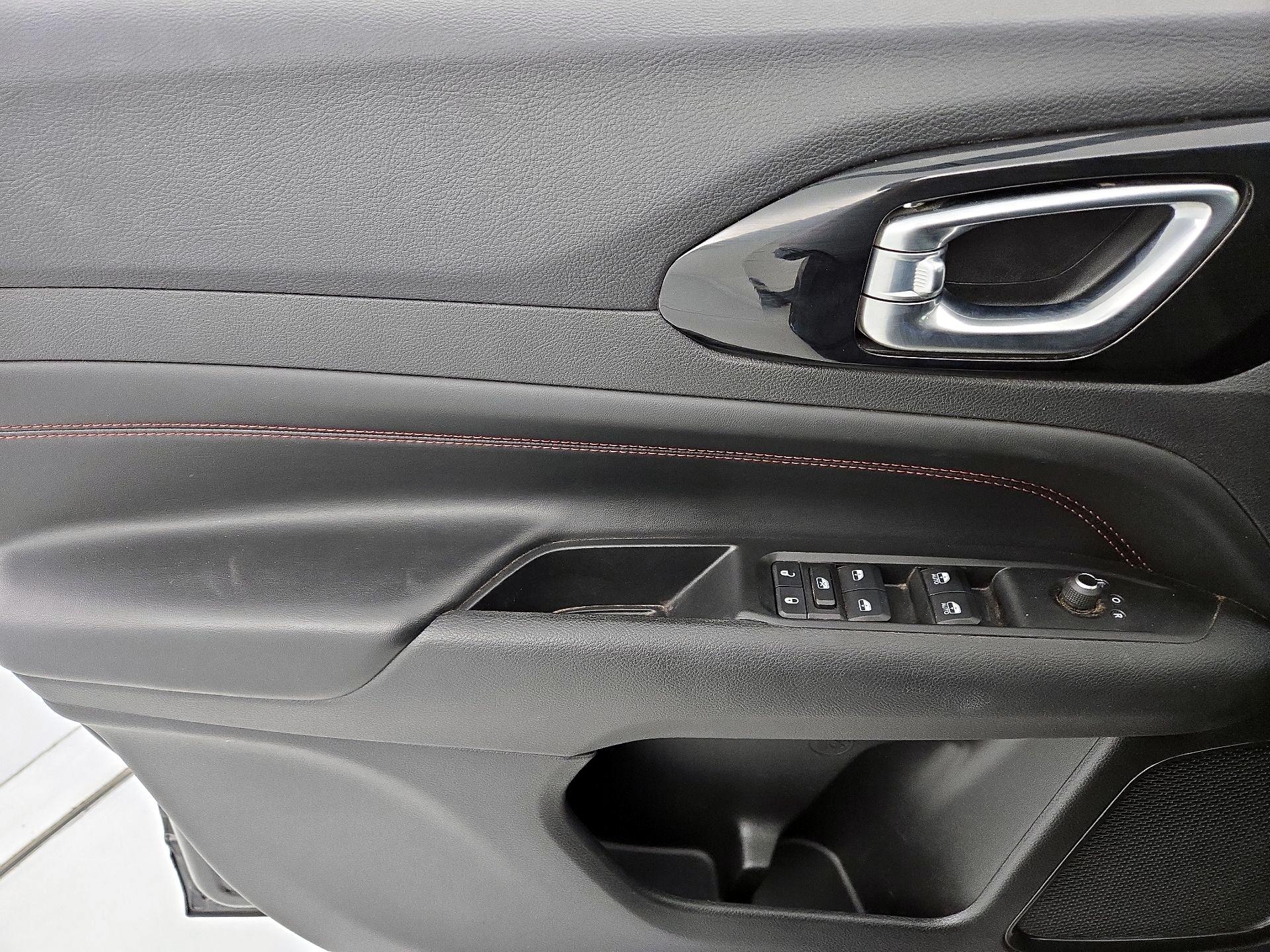 Thumbnail: 2022 Jeep Compass - 12