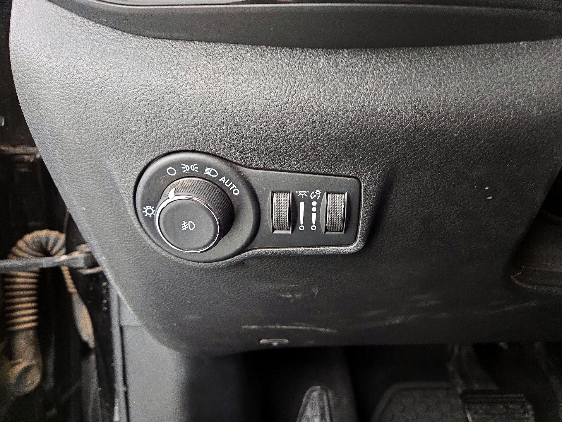 Thumbnail: 2022 Jeep Compass - 13